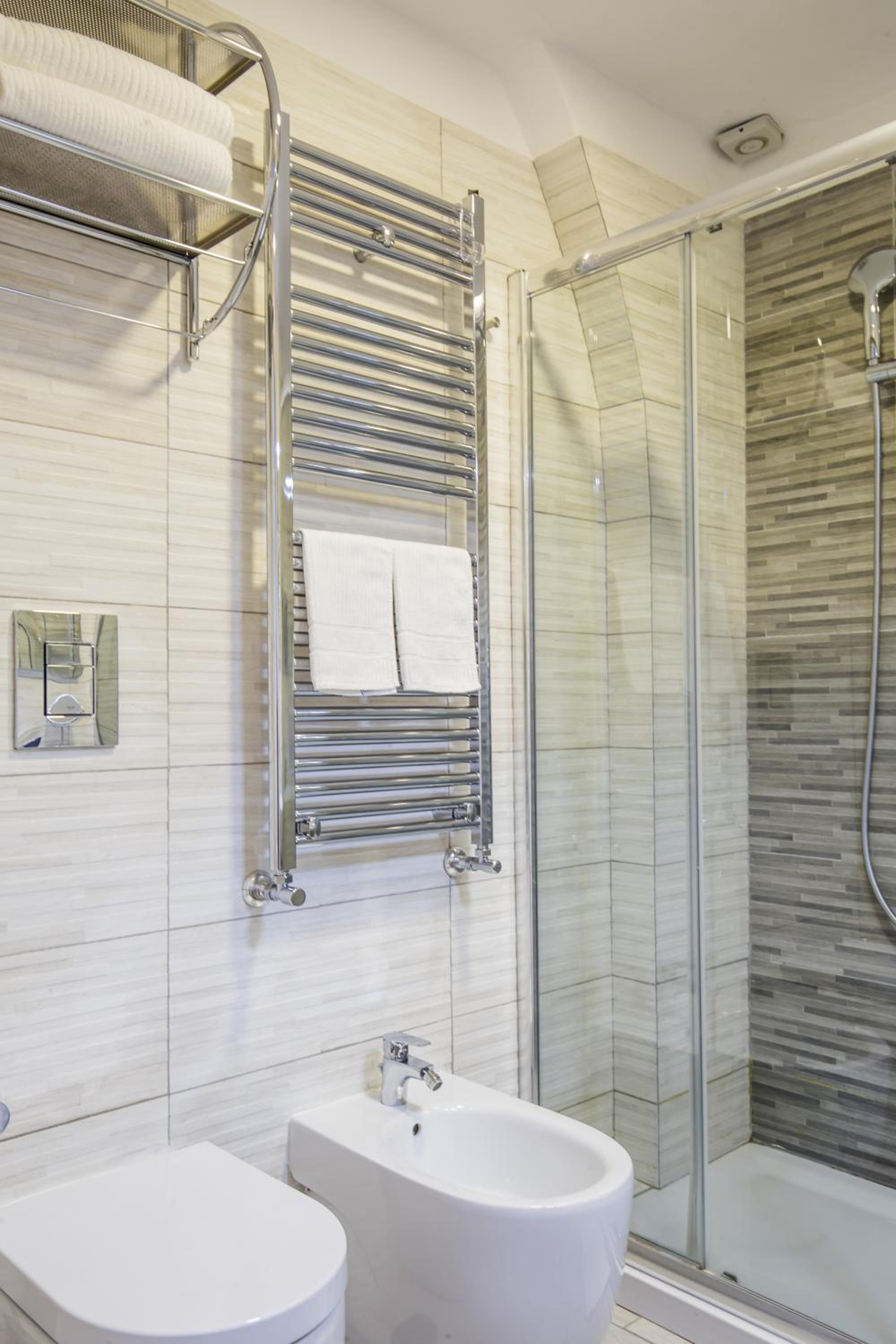 Parthenope Suite Rooms Vomero Vanvitelli a 2 min quartieri spagno via Toledo