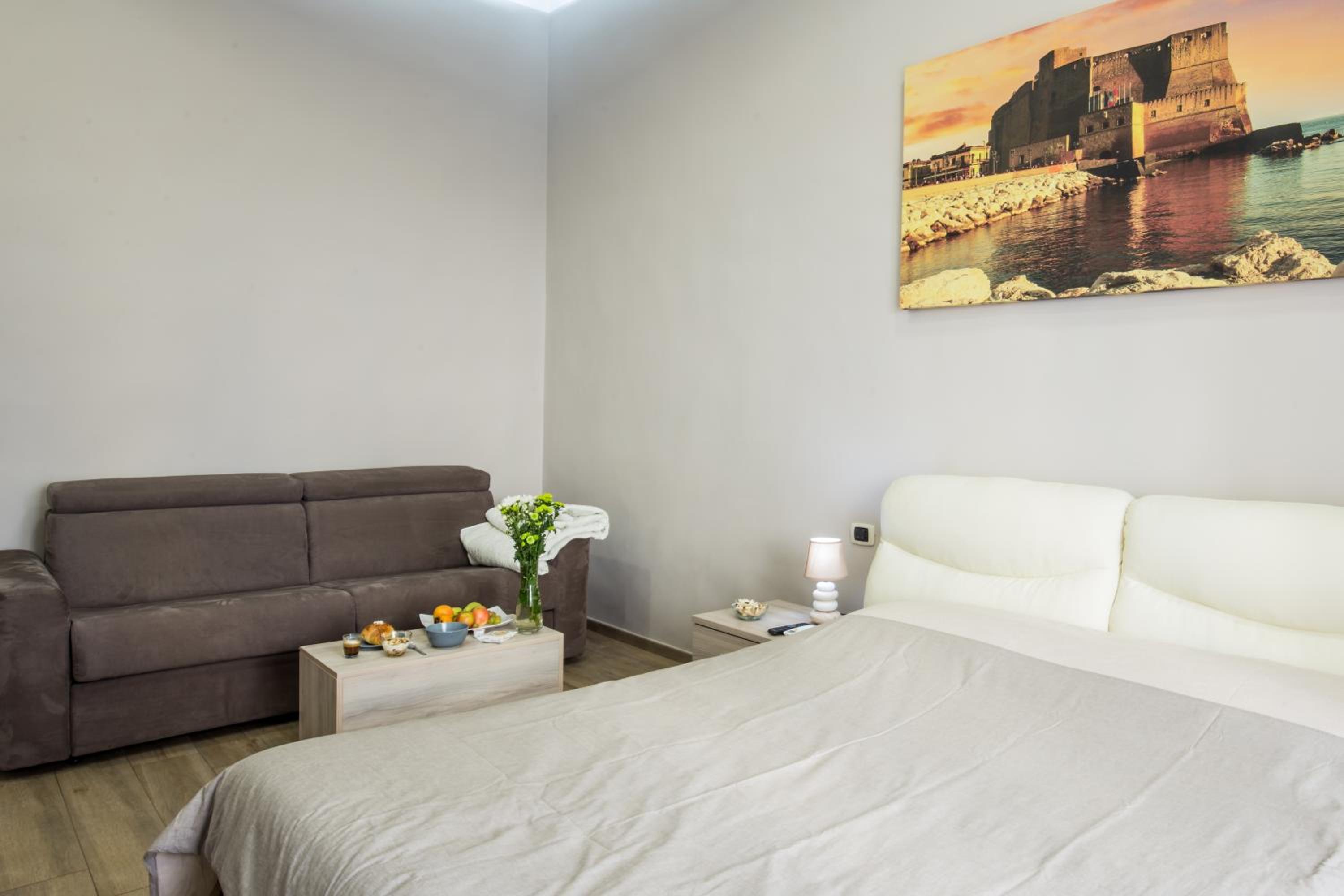 Parthenope Suite Rooms Vomero Vanvitelli a 2 min quartieri spagno via Toledo