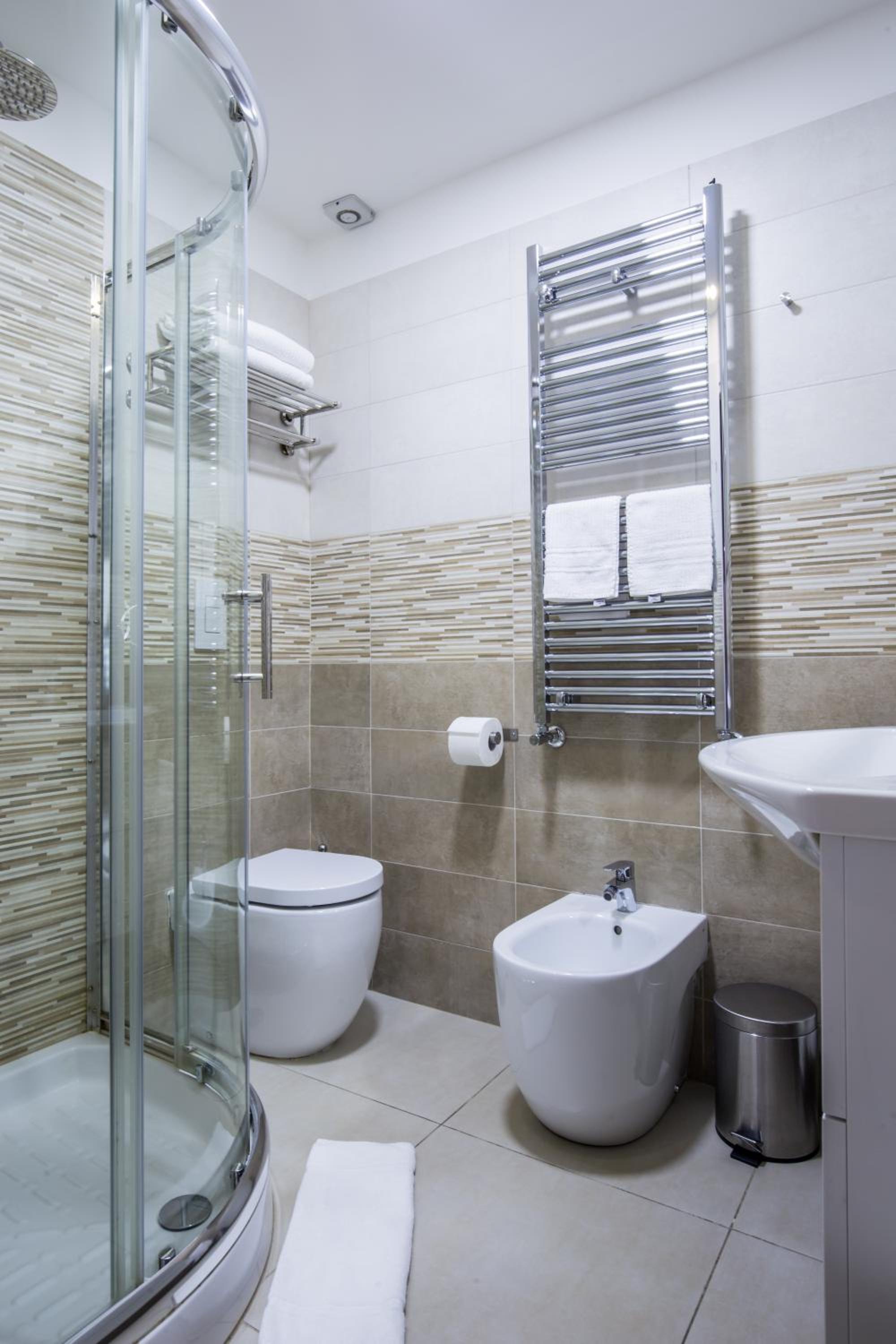 Parthenope Suite Rooms Vomero Vanvitelli a 2 min quartieri spagno via Toledo