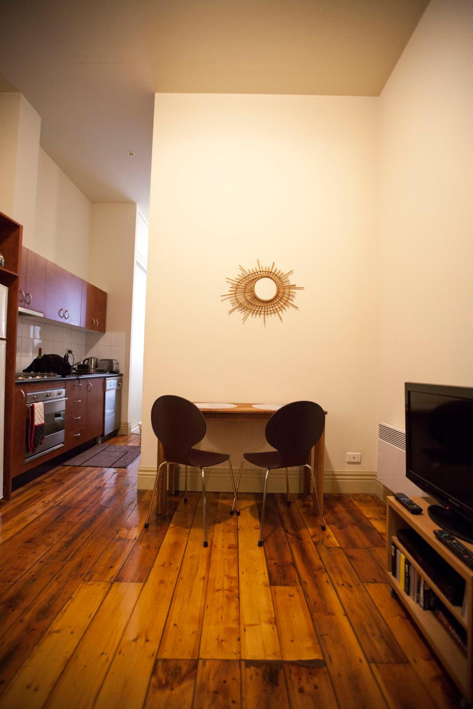 Flinders Lane Superior Studio Apartment