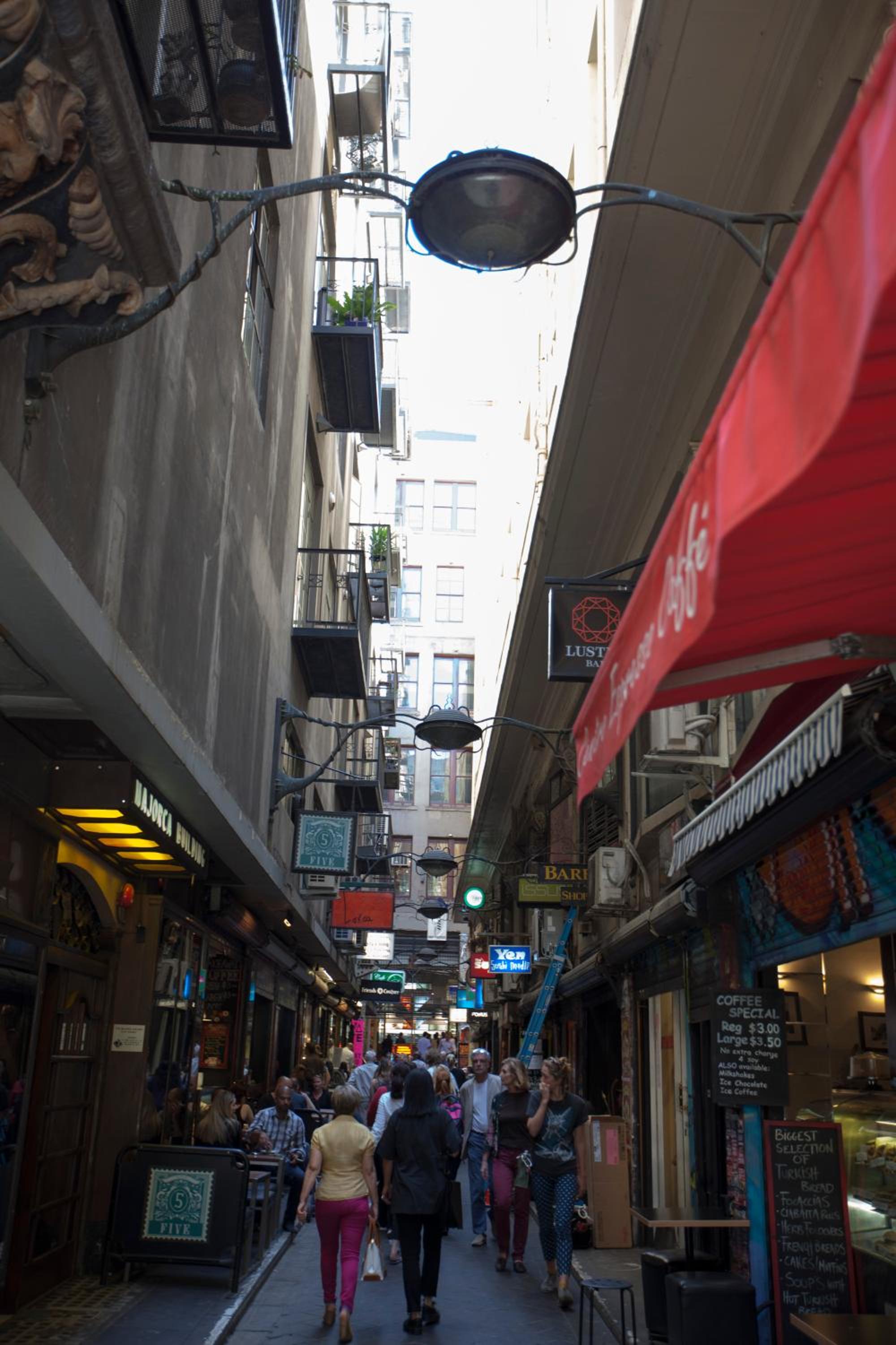 Flinders Lane Superior Studio Apartment