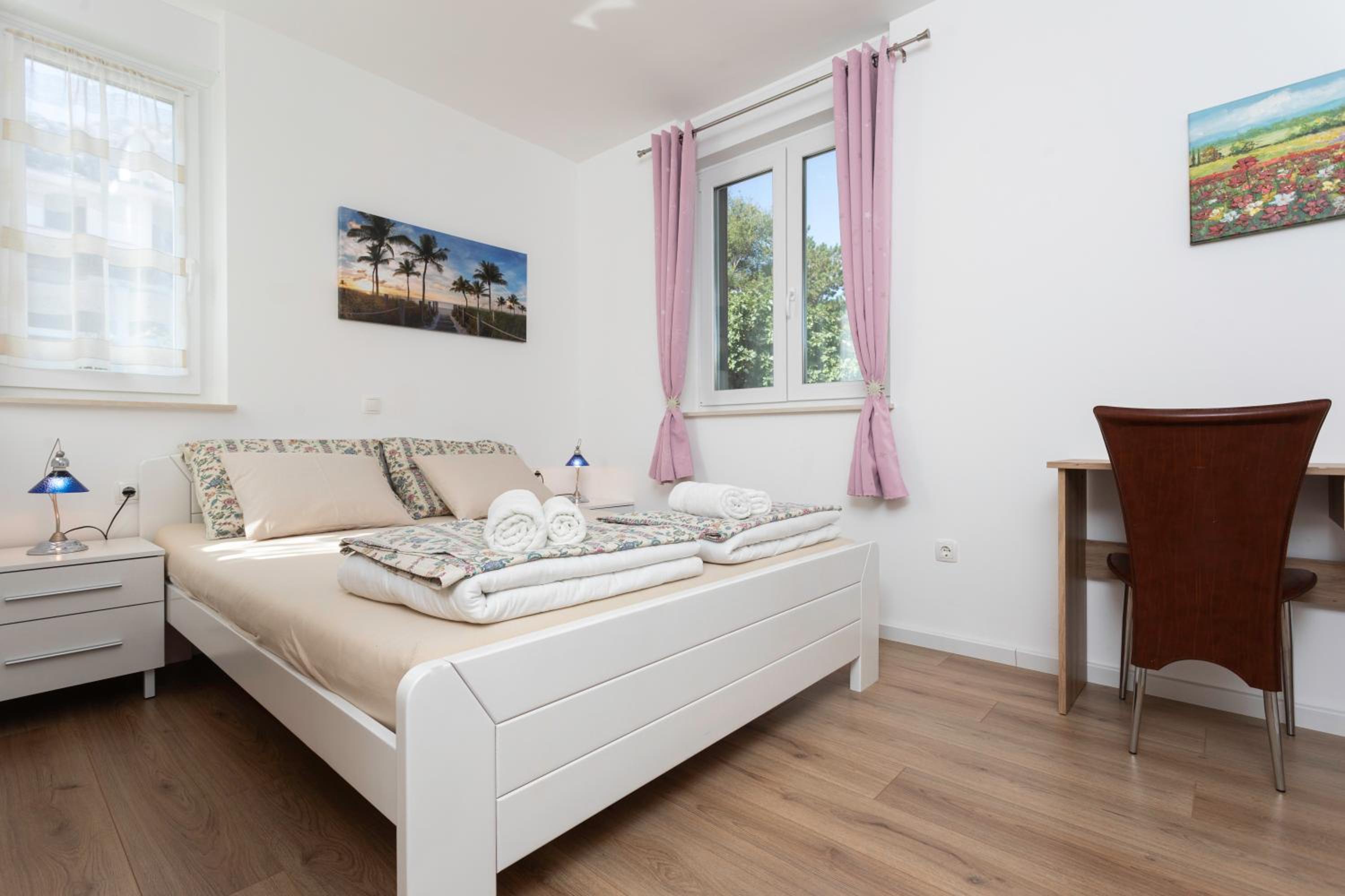 Deluxe Apartments Kovac with Terrace view 2