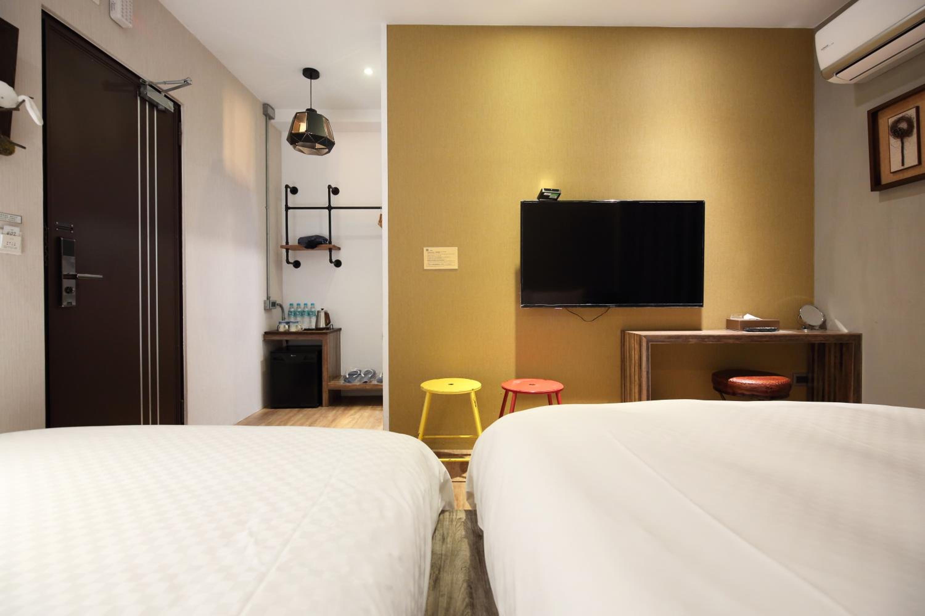 MIDORI Hostel