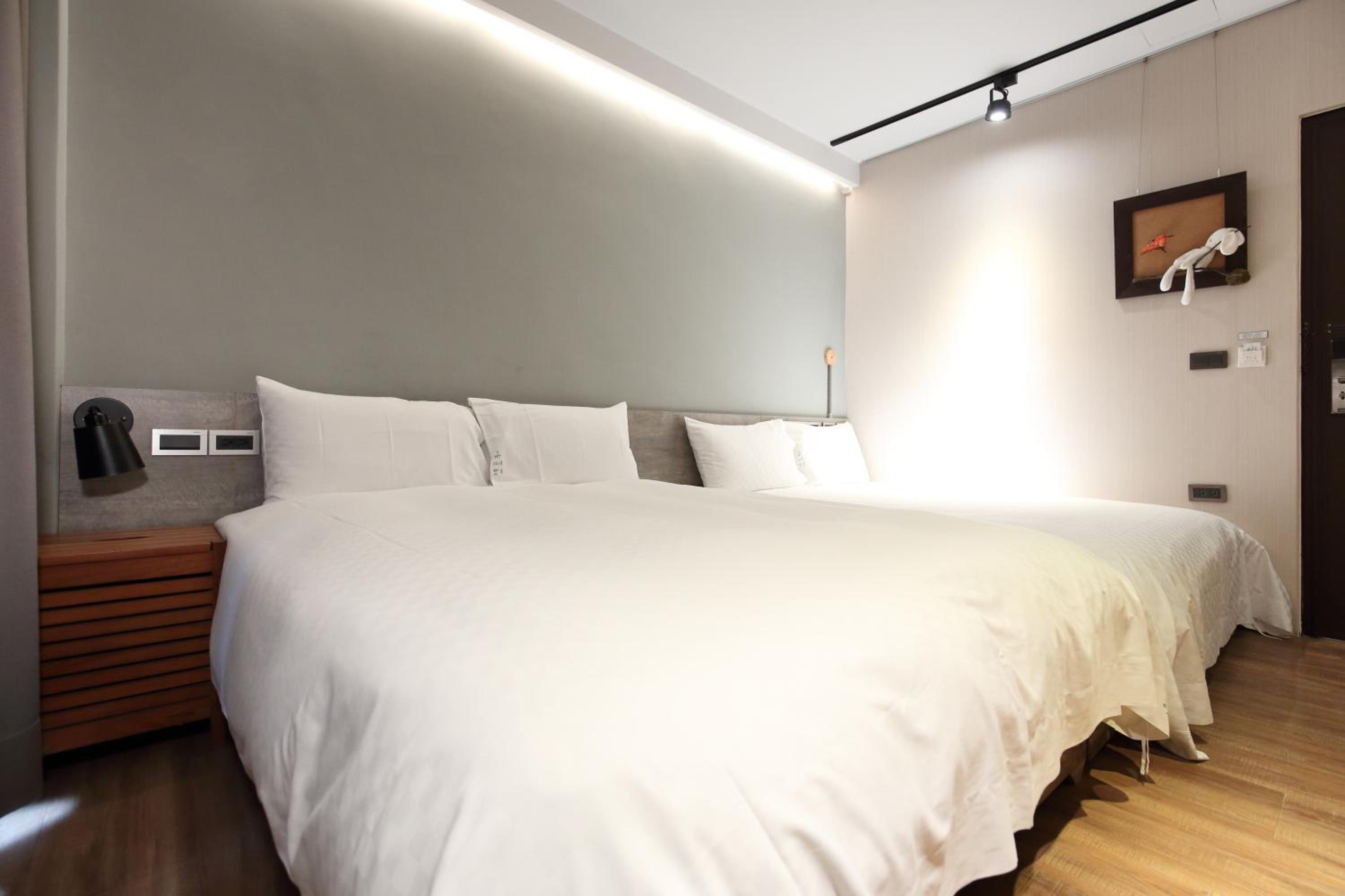 MIDORI Hostel