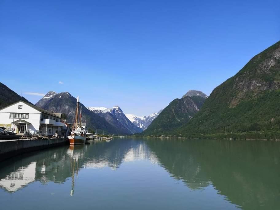Sogndal ski- and mountain cabin view 5