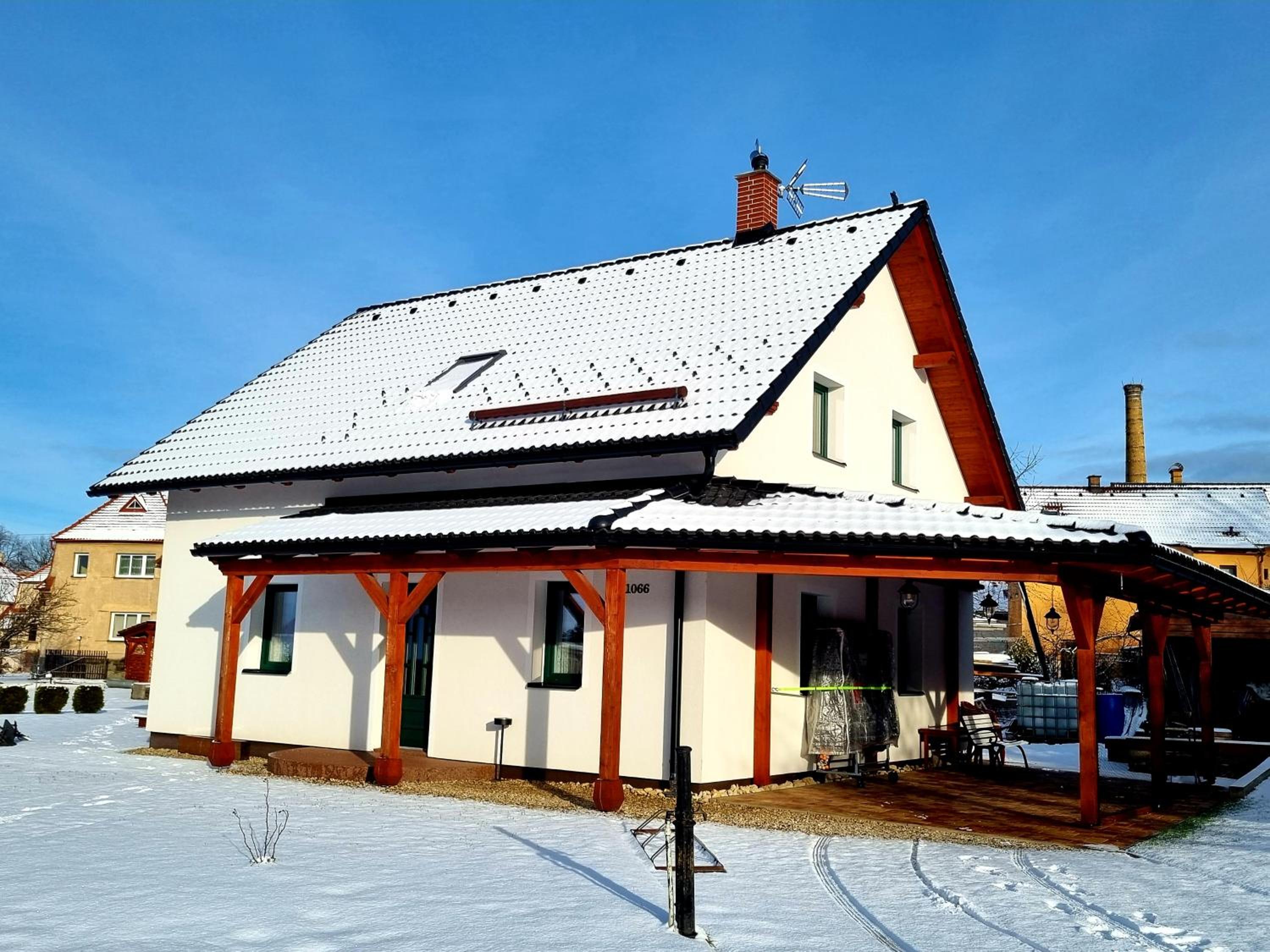 Dům a chatka pod Smrkem