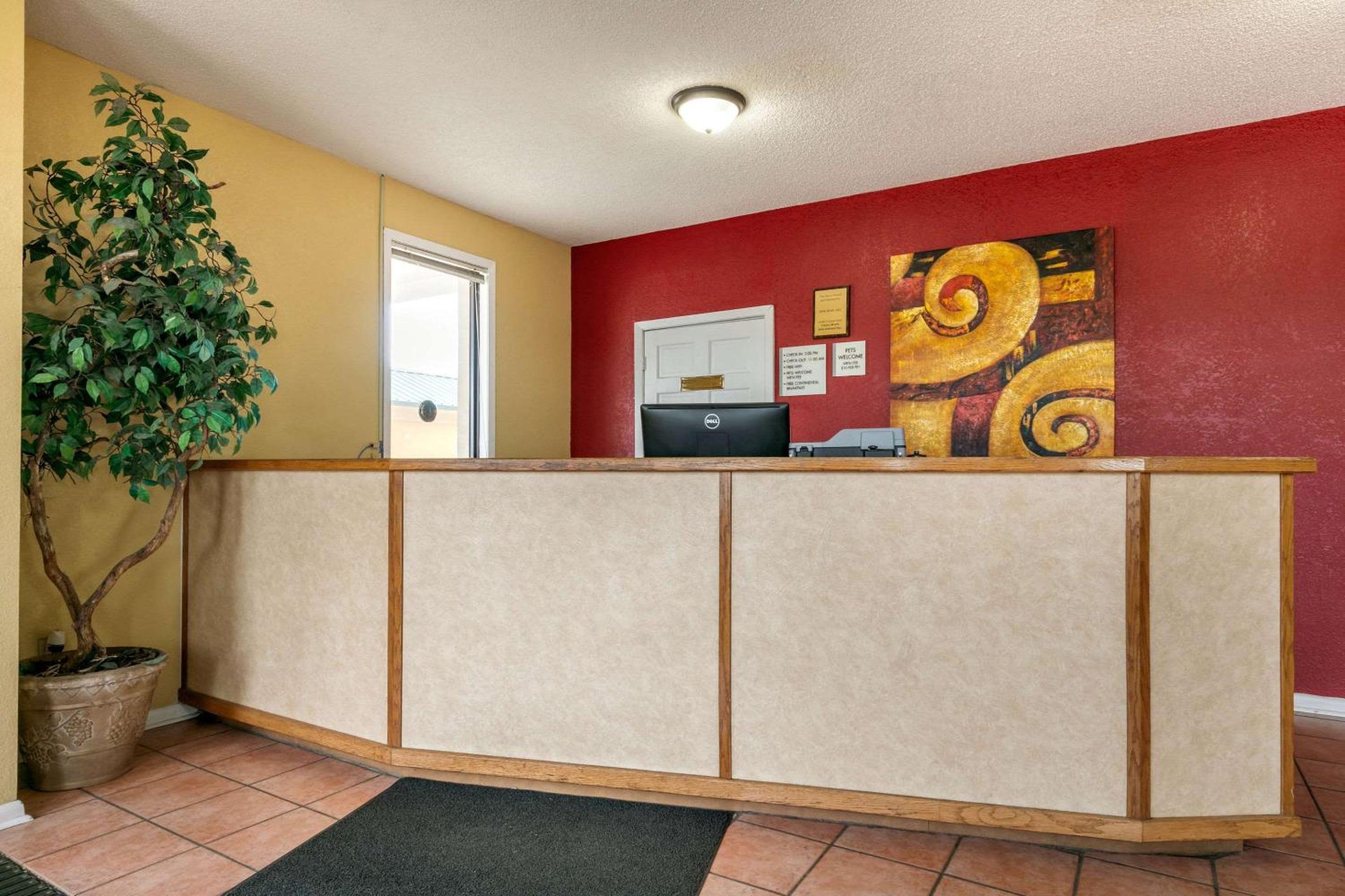 Jonesboro Vacations - Econo Lodge Jonesboro - Property Image 2
