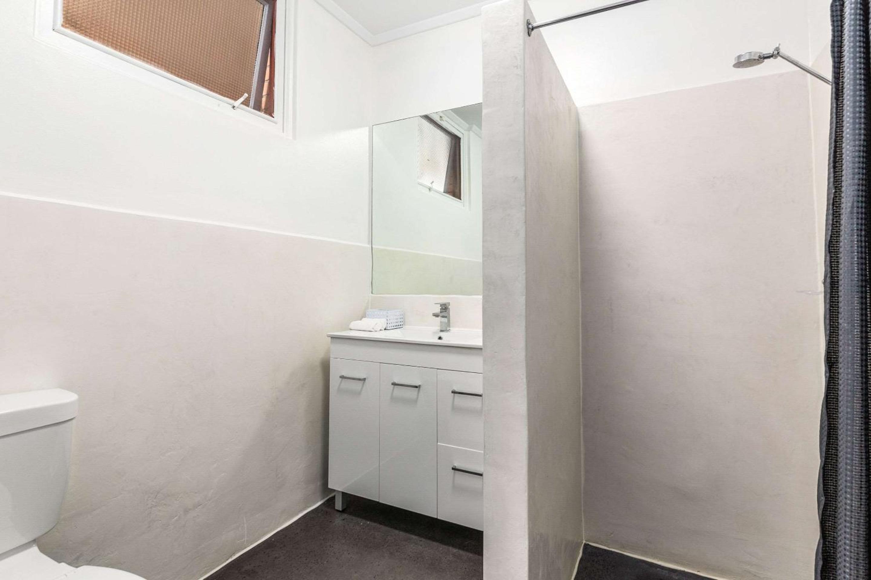 Comfort Inn Glenelg - Image 5