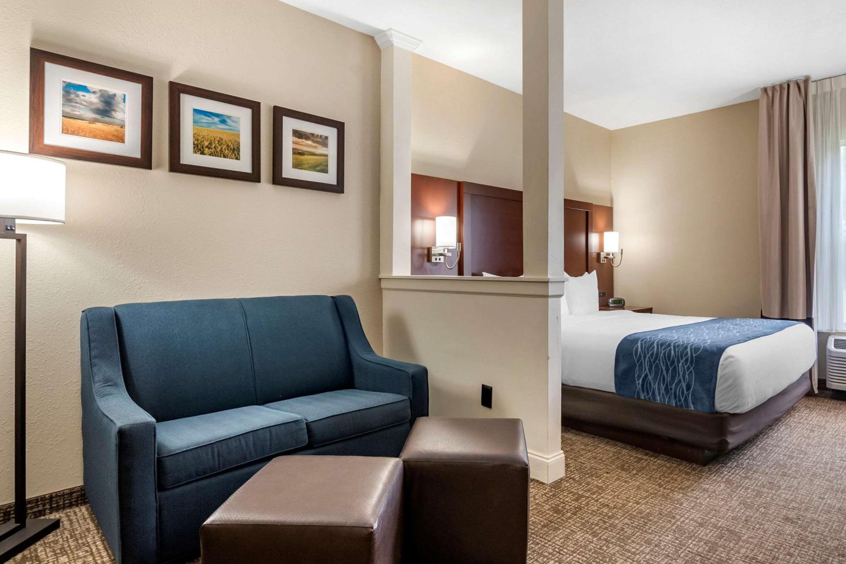 Junction City Vacations - Comfort Inn  Suites Junction City - near Fort Riley - Property Image 3