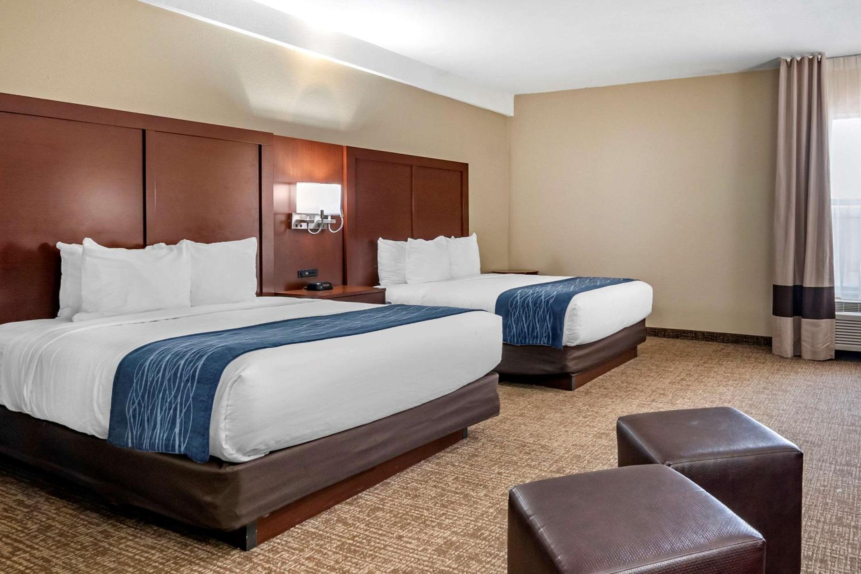Junction City Vacations - Comfort Inn  Suites Junction City - near Fort Riley - Property Image 6