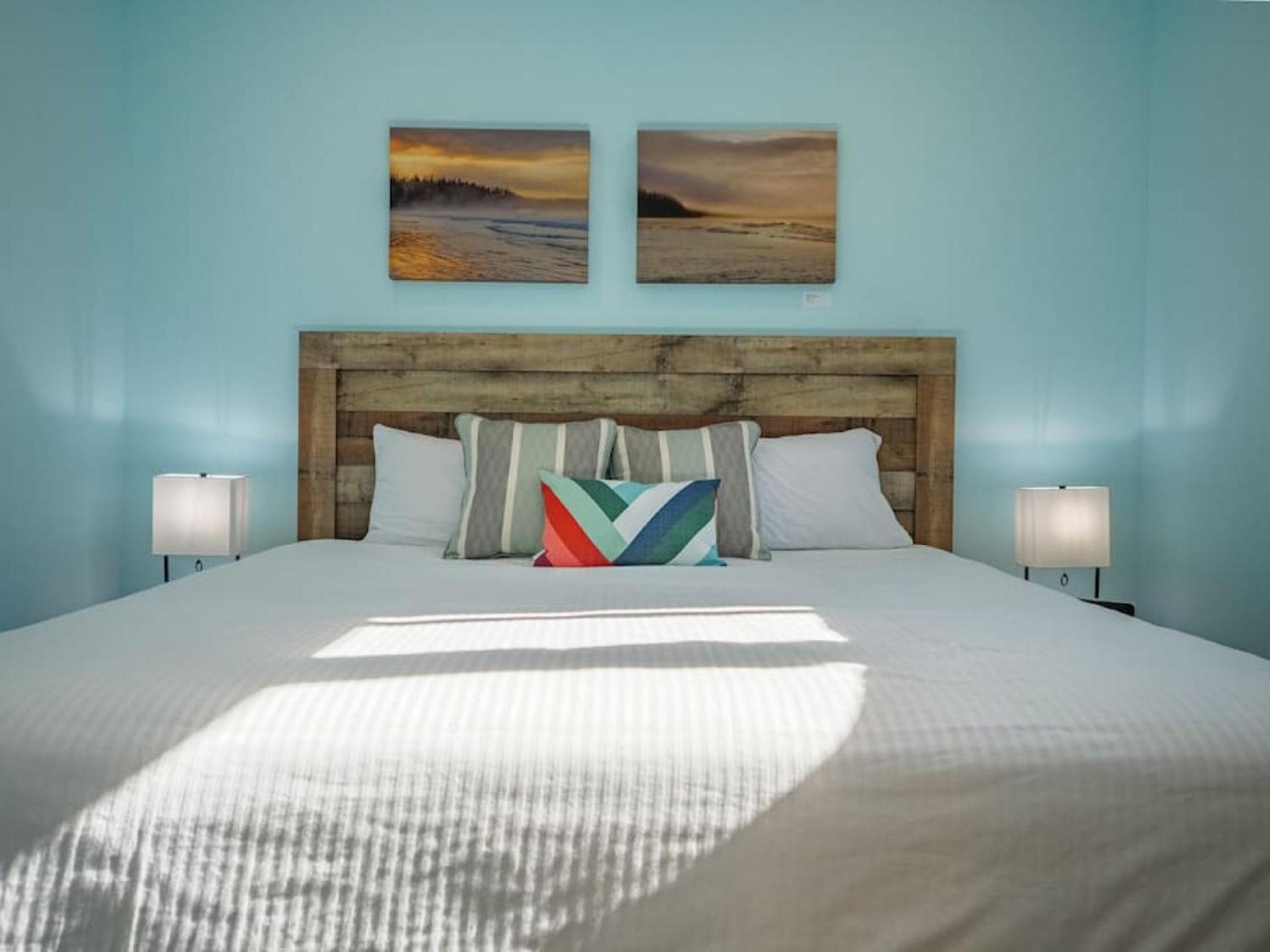 The Black Pearl, Luxury King Bed and Patio view 3