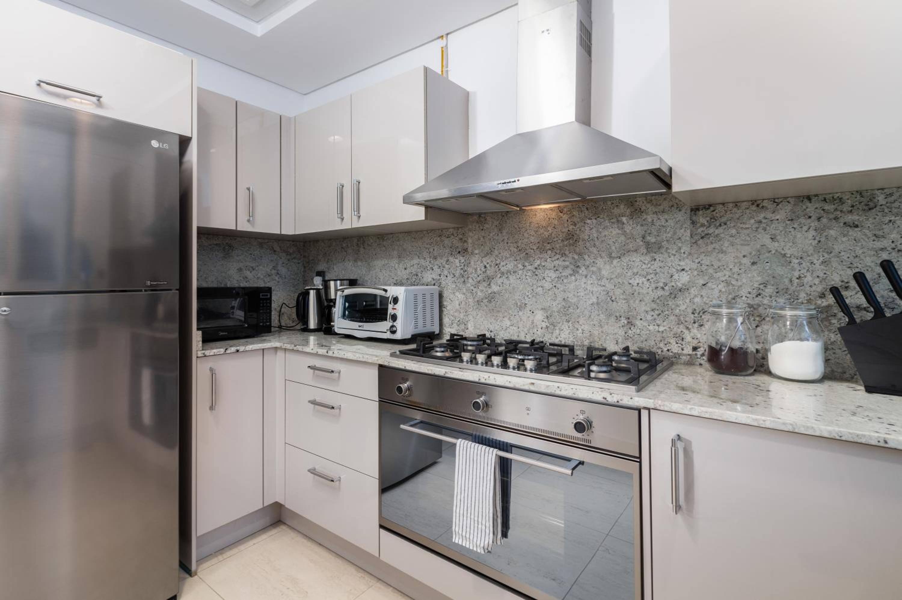 Lovely & Pristine 2BR + kids - 7min to Dubai Mall