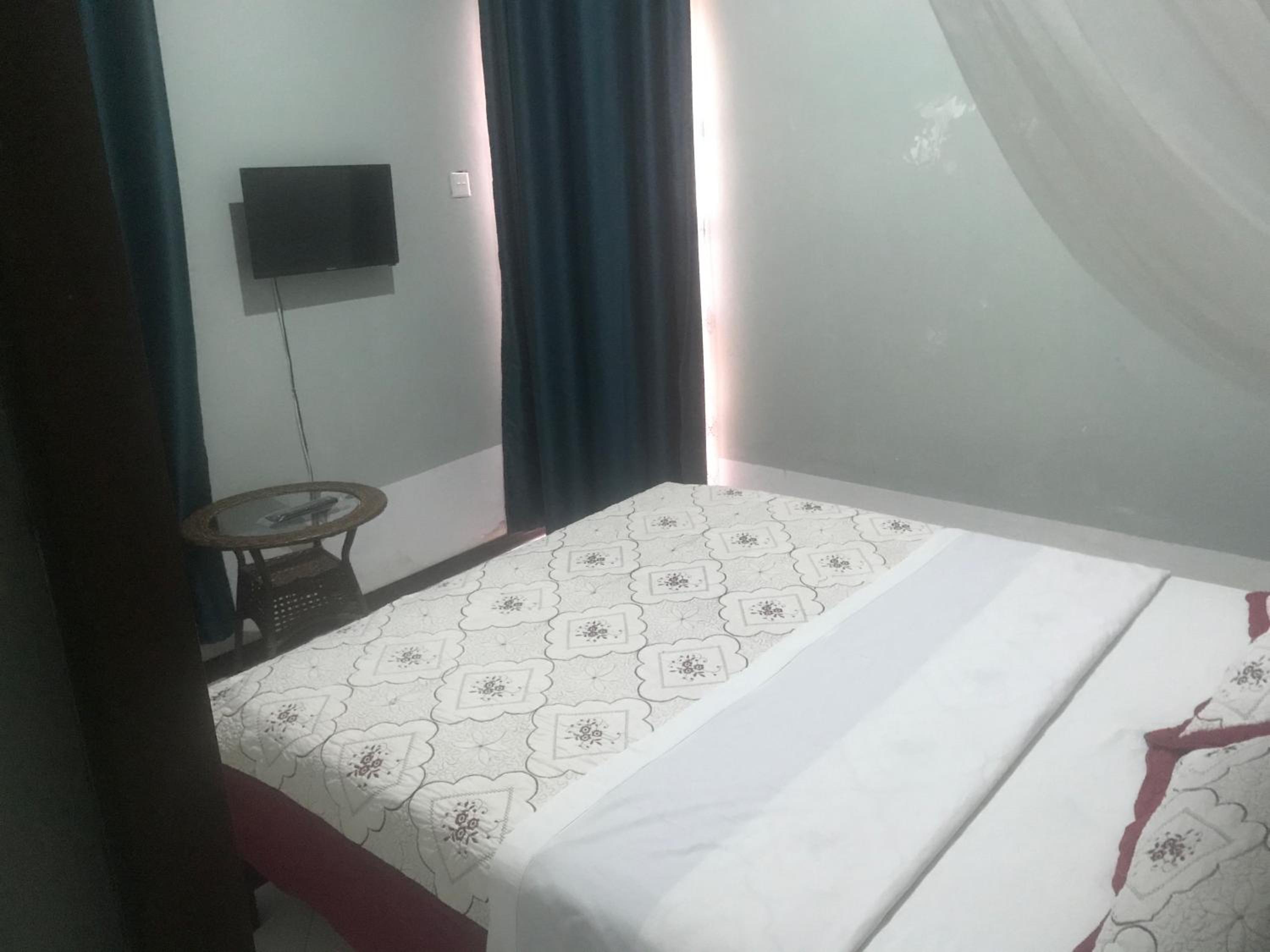 Vervet Villa furnished apartment view 4