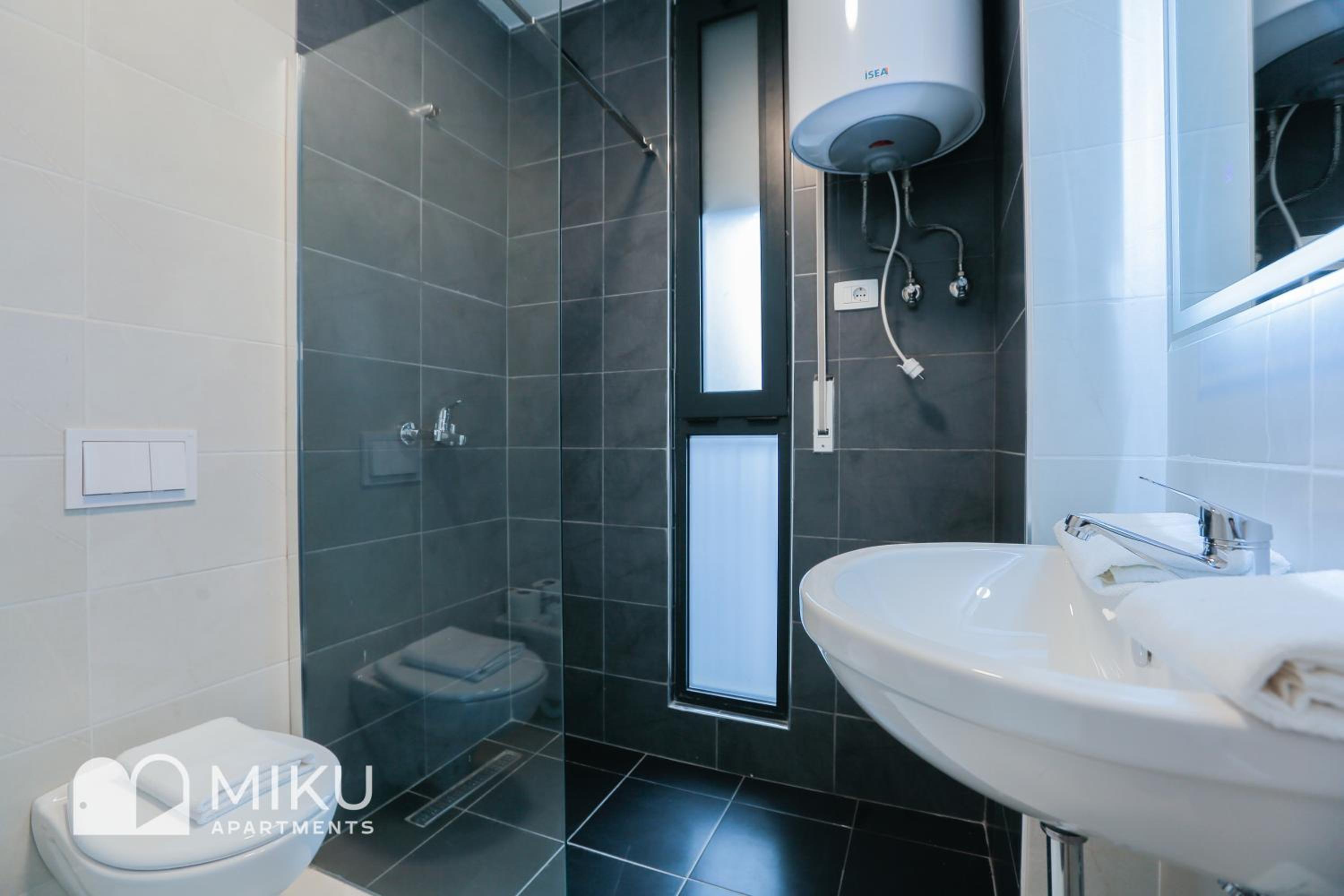 Miku Apartment - Glamorous 1Bedroom Apartment At Olympic Residence