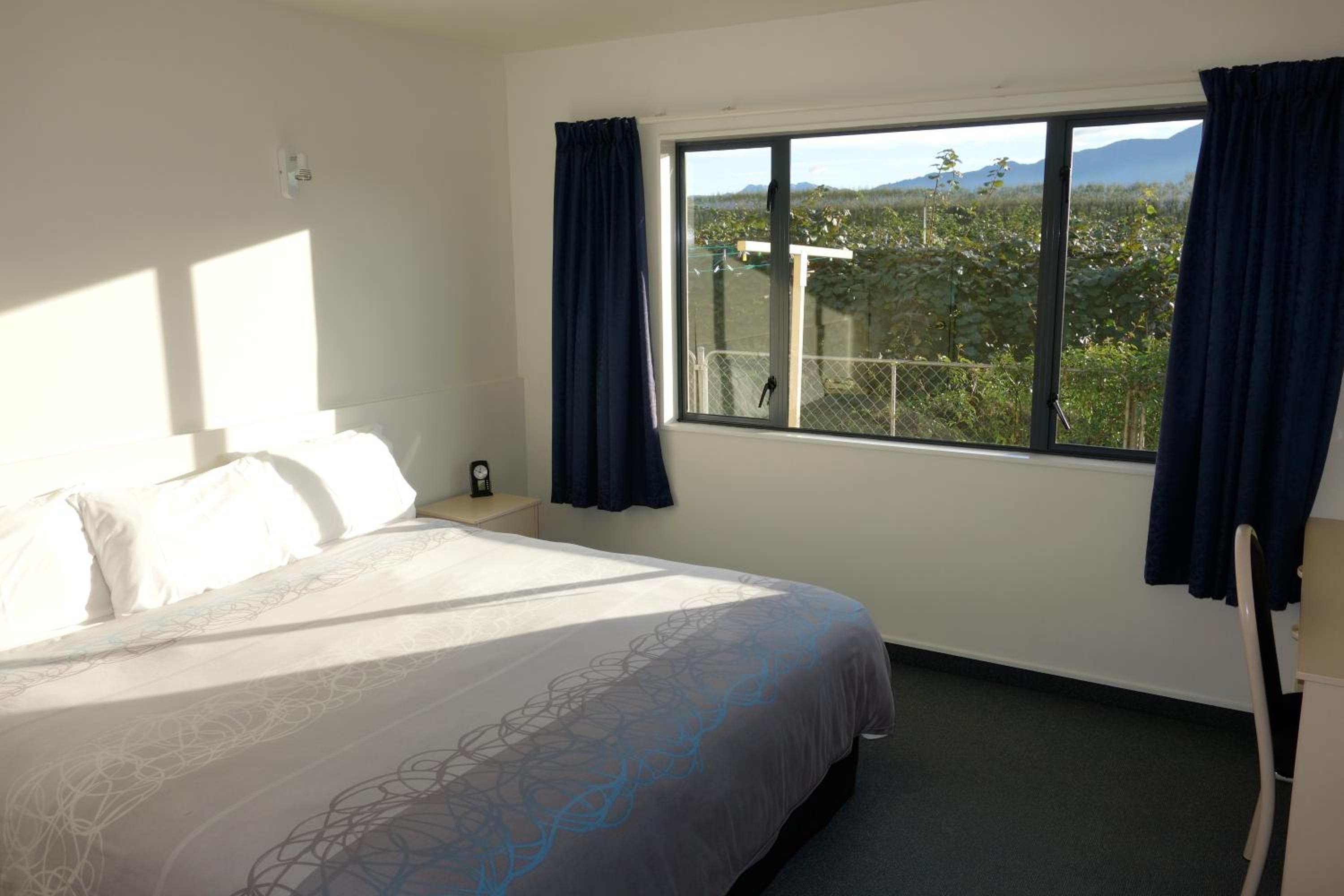 Avalon Manor Motel