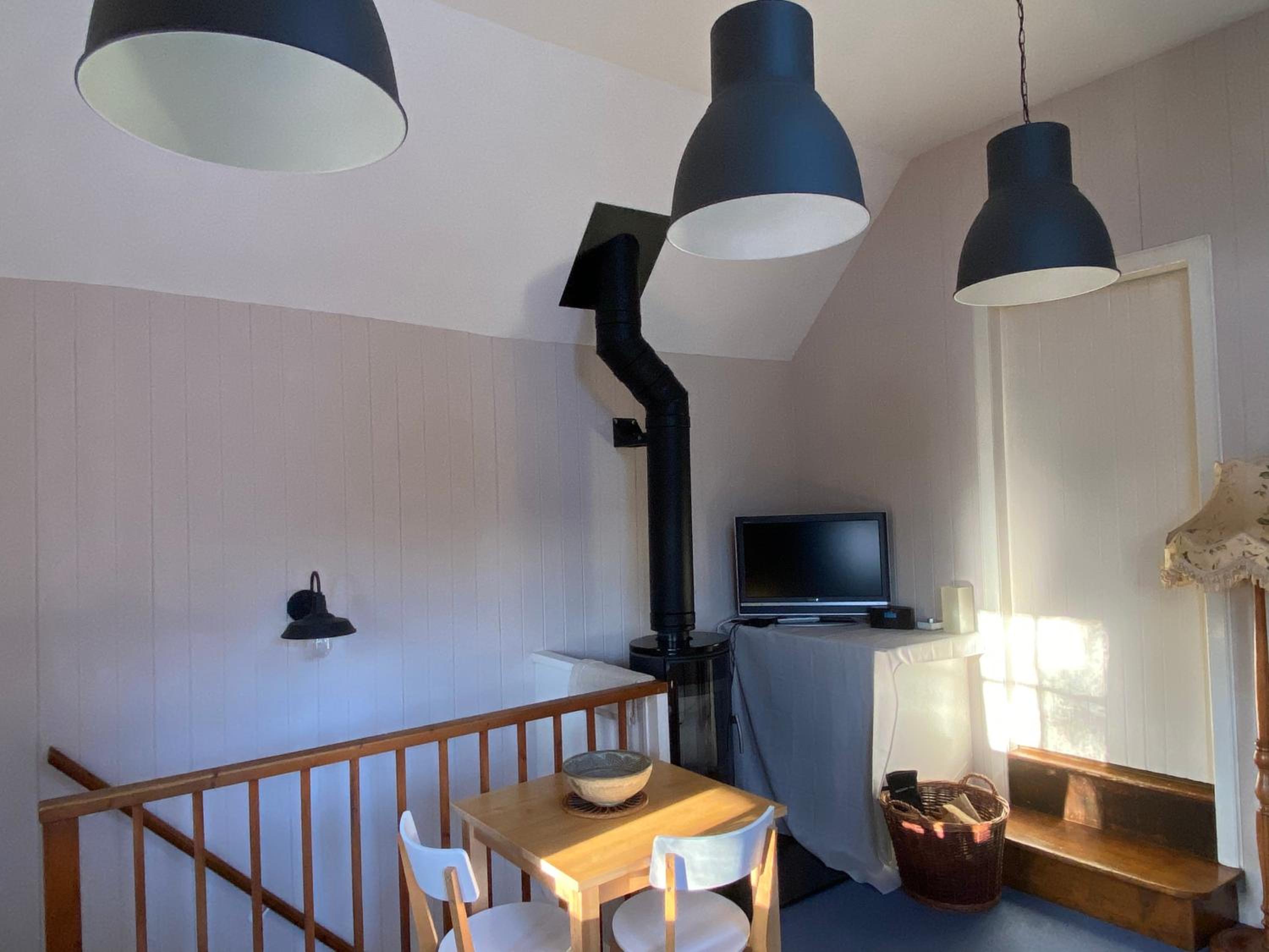 Cobbler's Cottage at Kindrochet, Strathtay view 5
