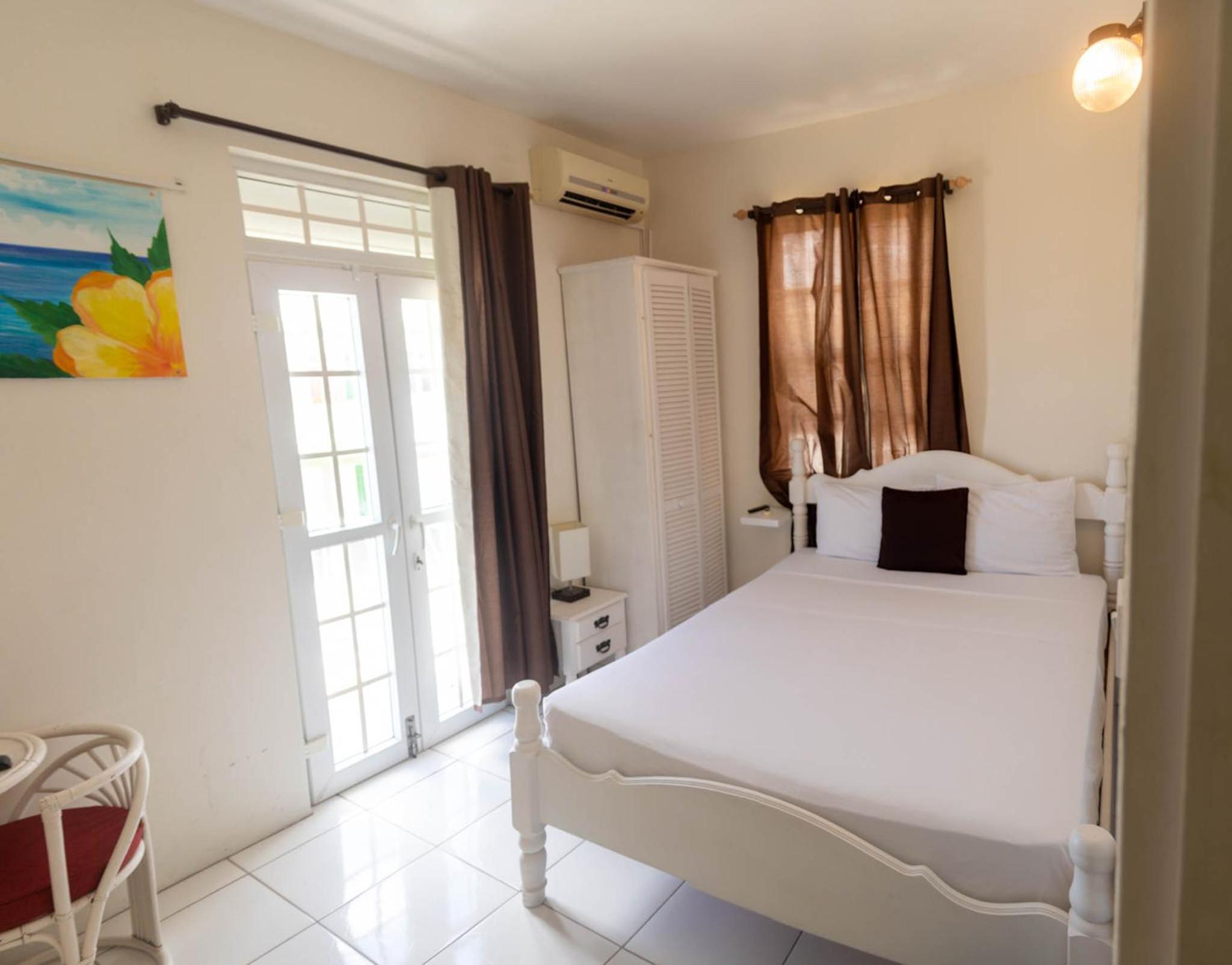 St. James Guesthouse - Photo 35