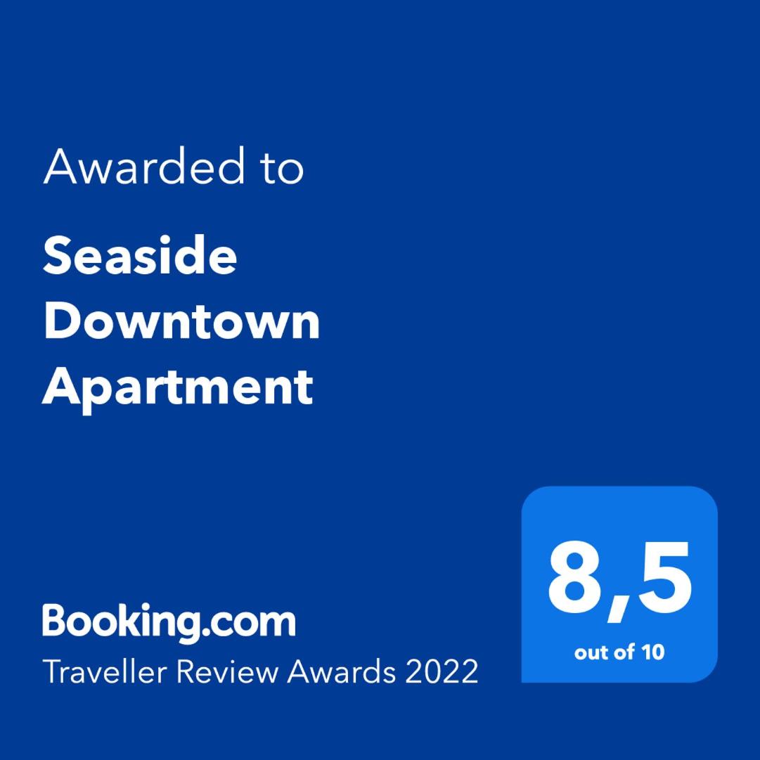 Seaside Downtown Apartment with private parking