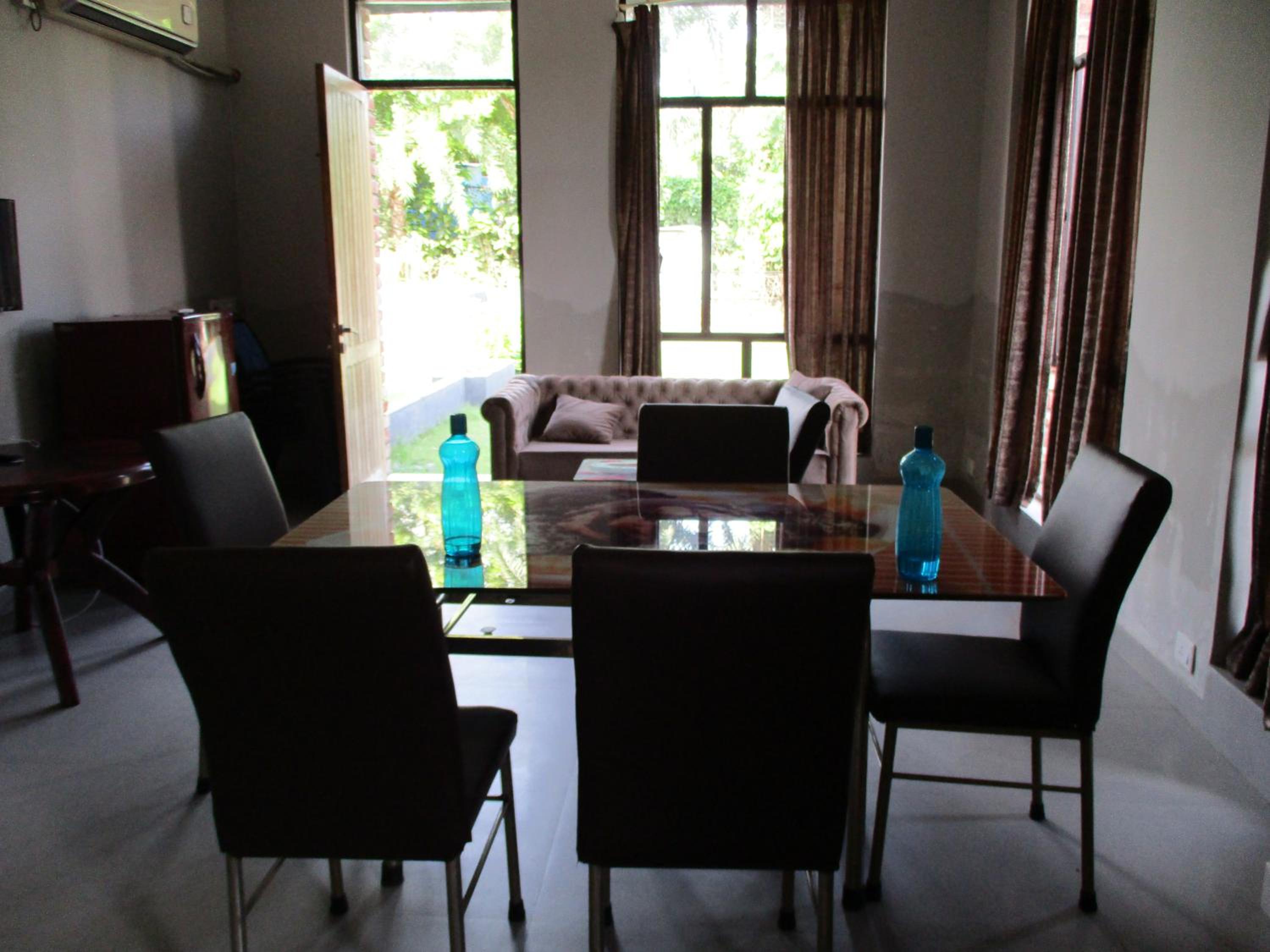Ganga Kutir Oak Villa on Raichak view 5