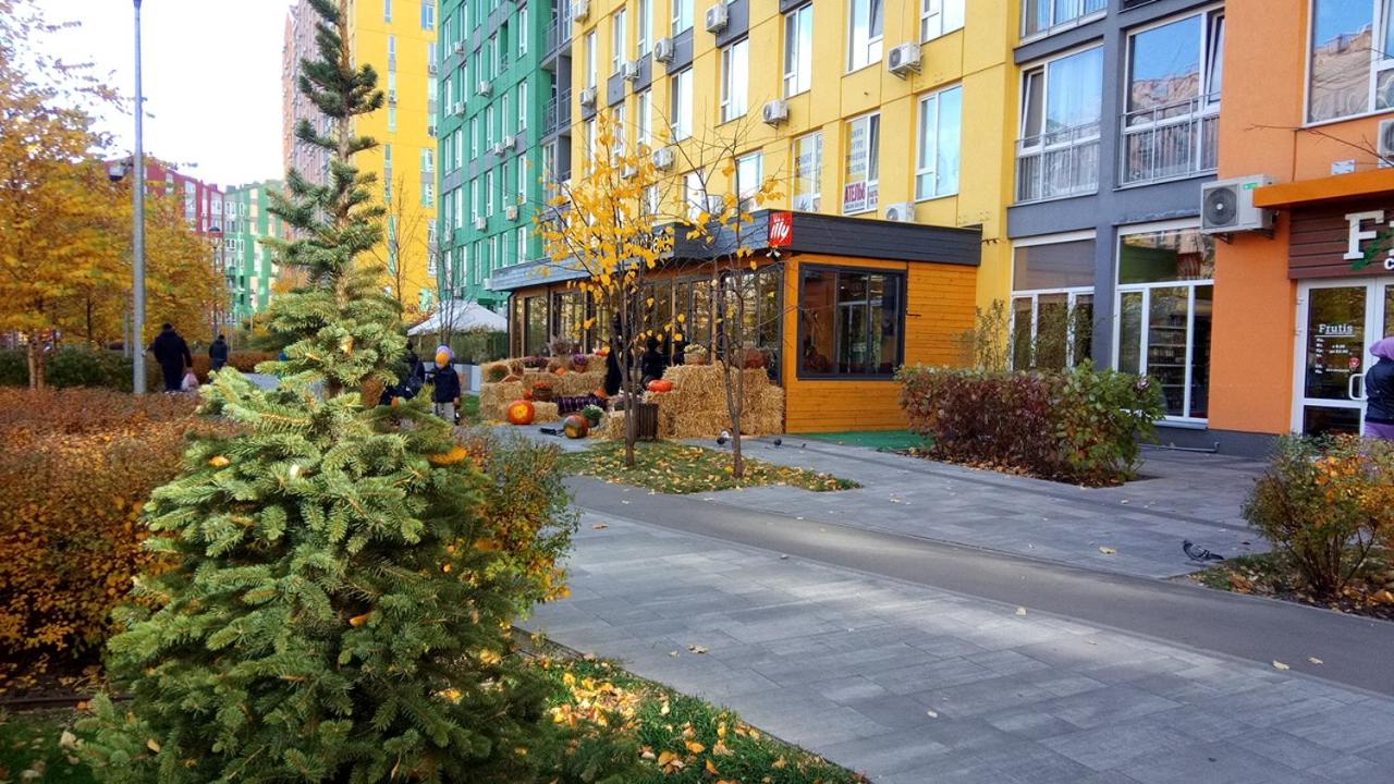 Georgeous Bright Studio in a Bright Residential Complex Comfort Town КТ-08 view 3