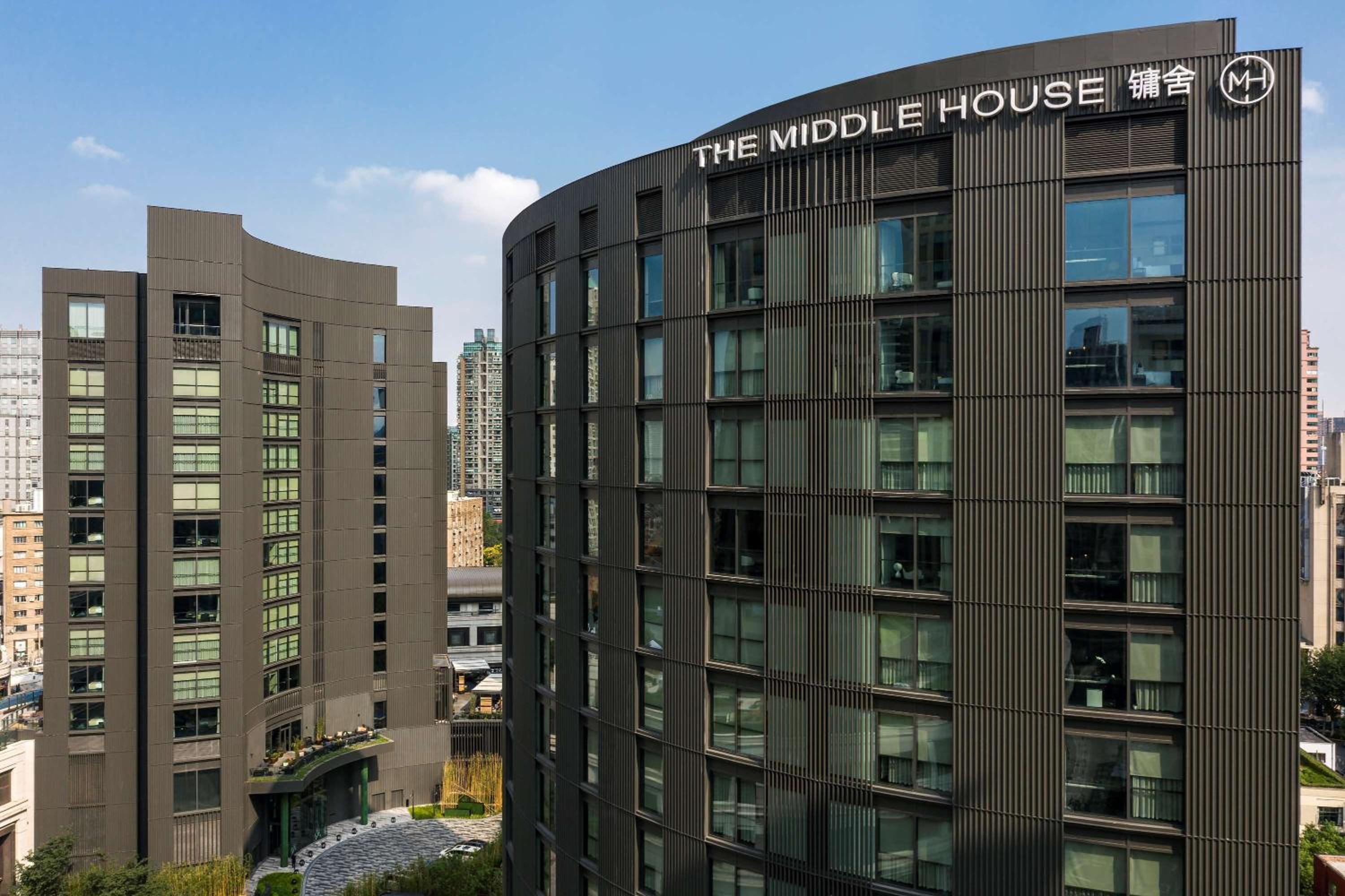 Hotel The Middle House - Image 1