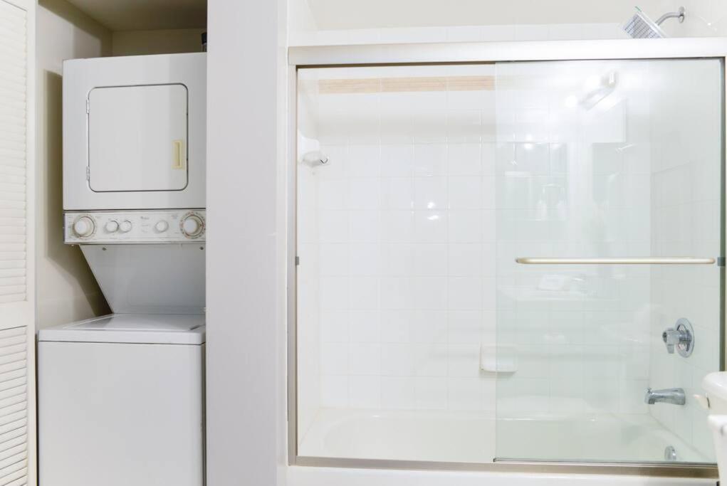 LUXURY 2 Bedroom Apartment At BRICKELL with pool