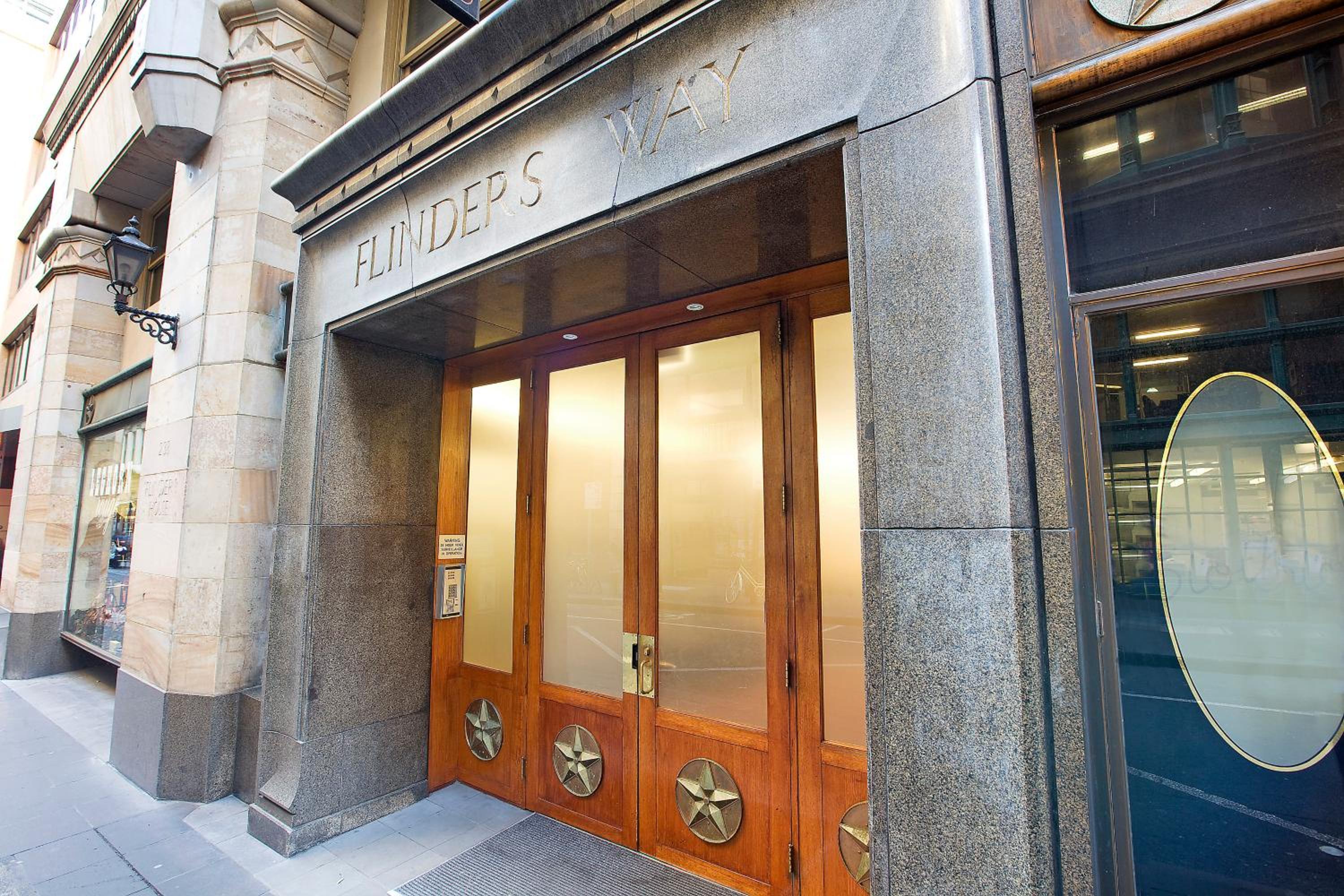 Hotel Flinders Lane Superior Studio Apartment - Image 1