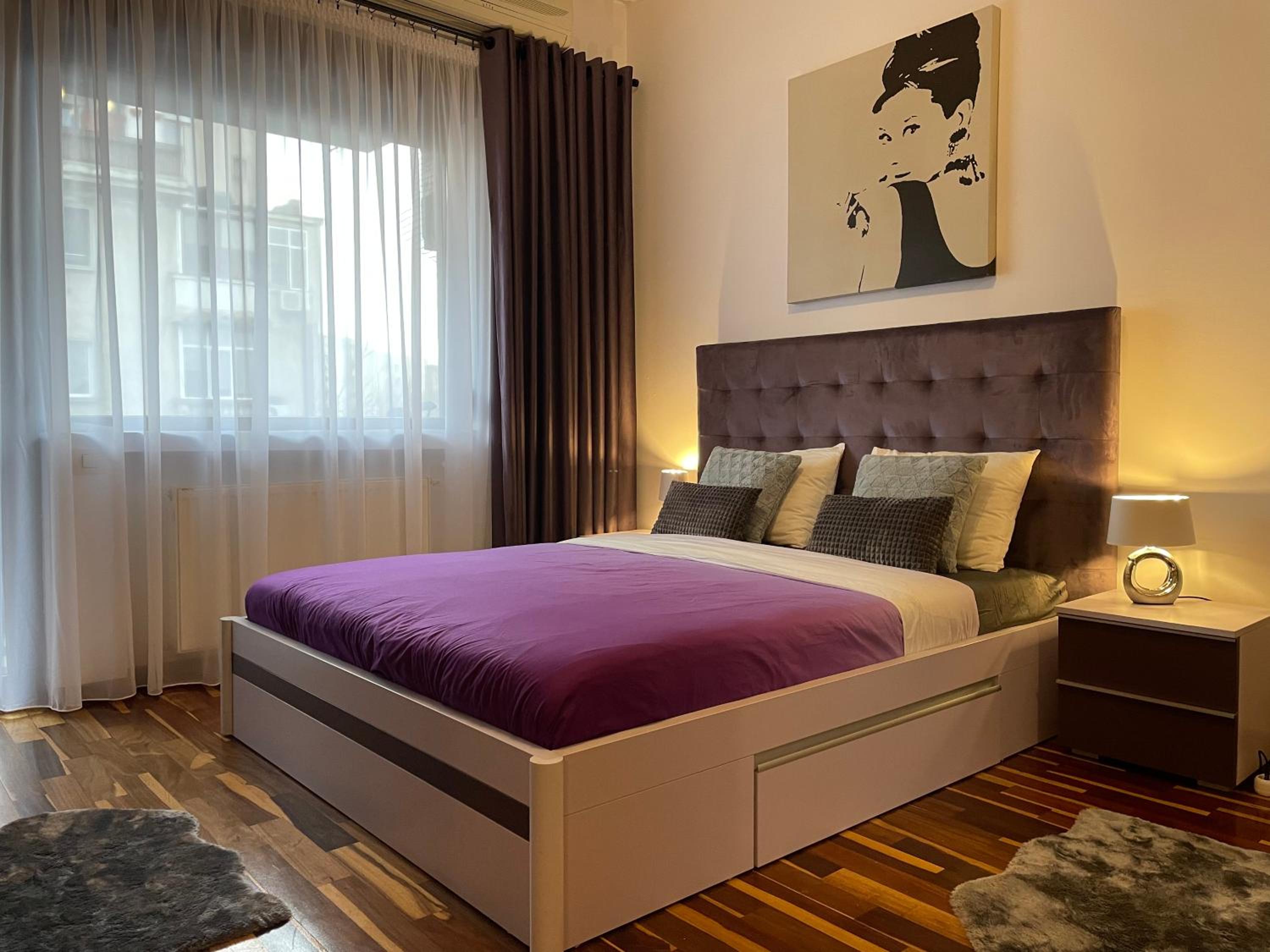 Bucharest Central Studio 2 view 4