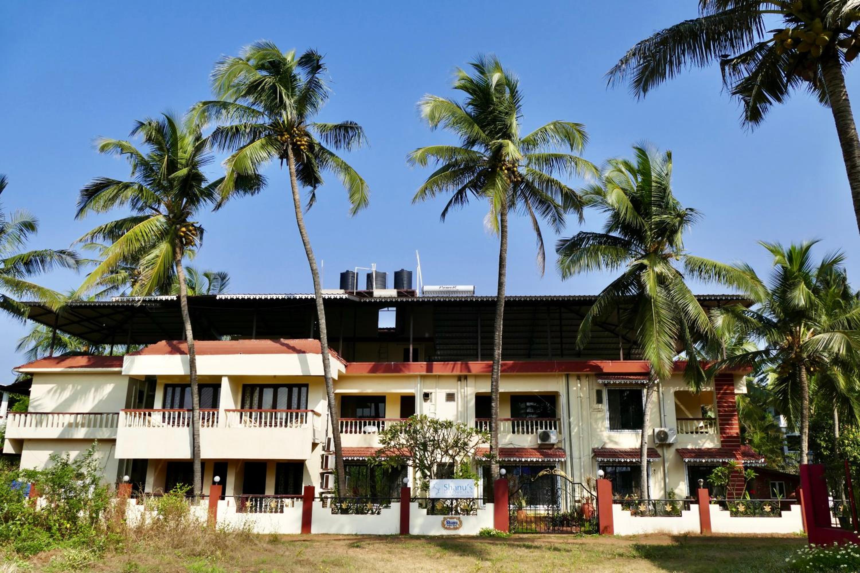 SHANU'S SEASIDE INN - A Family-Run Guesthouse just 100 metres from Candolim Beach view 5