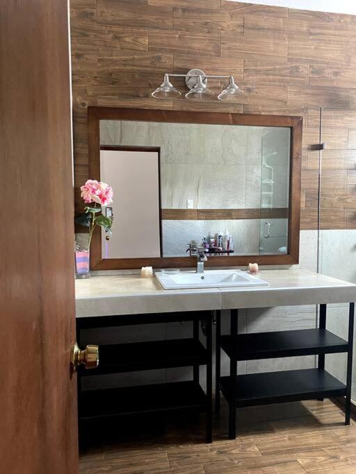 Casa confortable y espaciosa con alberca privada