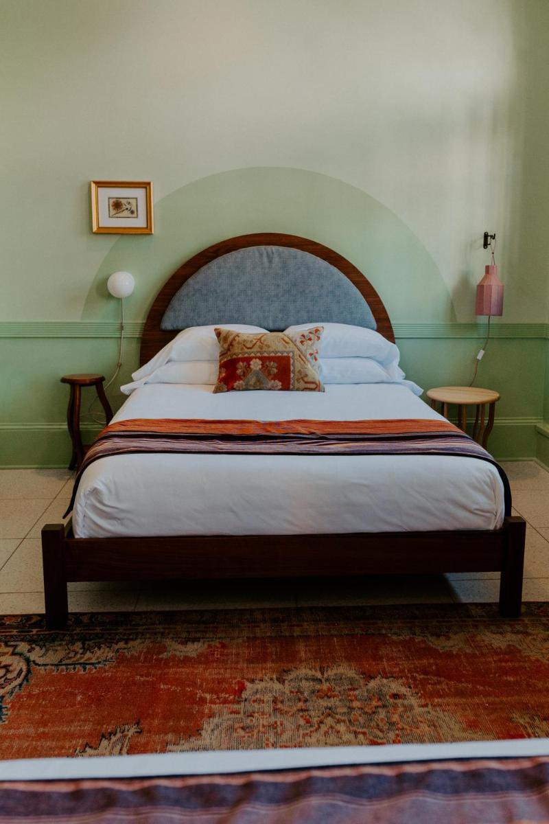 The Frenchmen New Orleans by Kasa Living 40