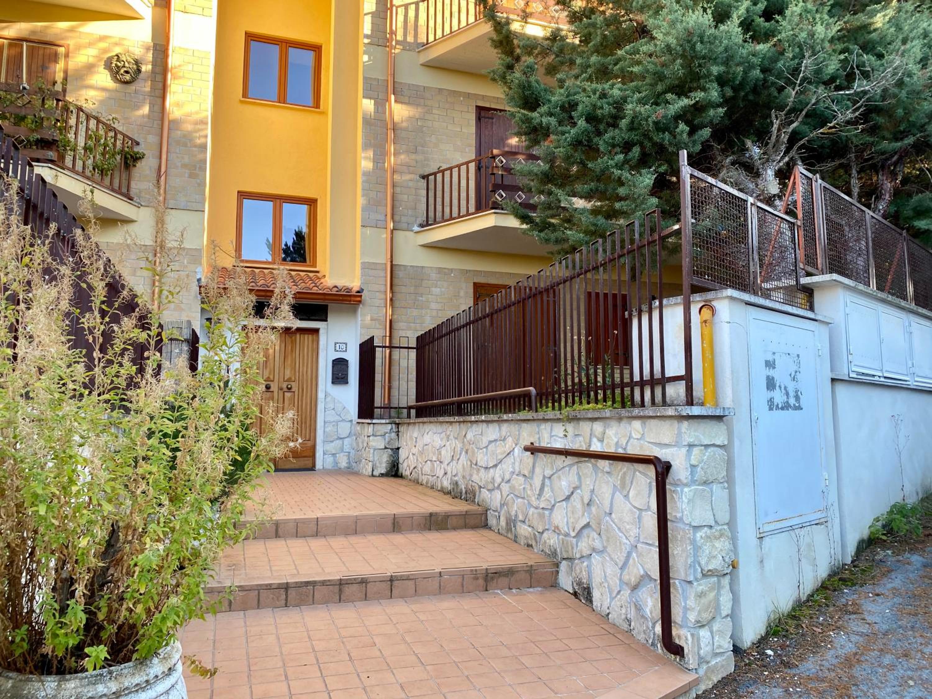 Appartamento con Giardino - Rocca di Mezzo view 3