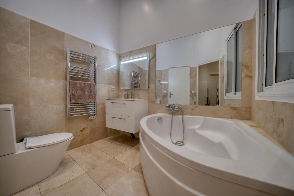 Old Town Luxury 3 Beds photo 5