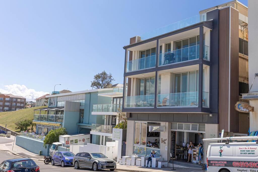 Hotel Beachfront Luxury 3 Beds with Ocean View Balcony - Image 1