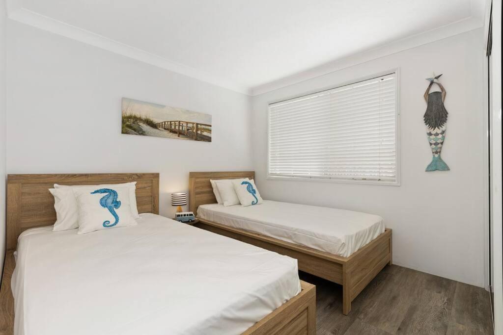 2Bed Beachfront Apartment - Holiday Management view 4