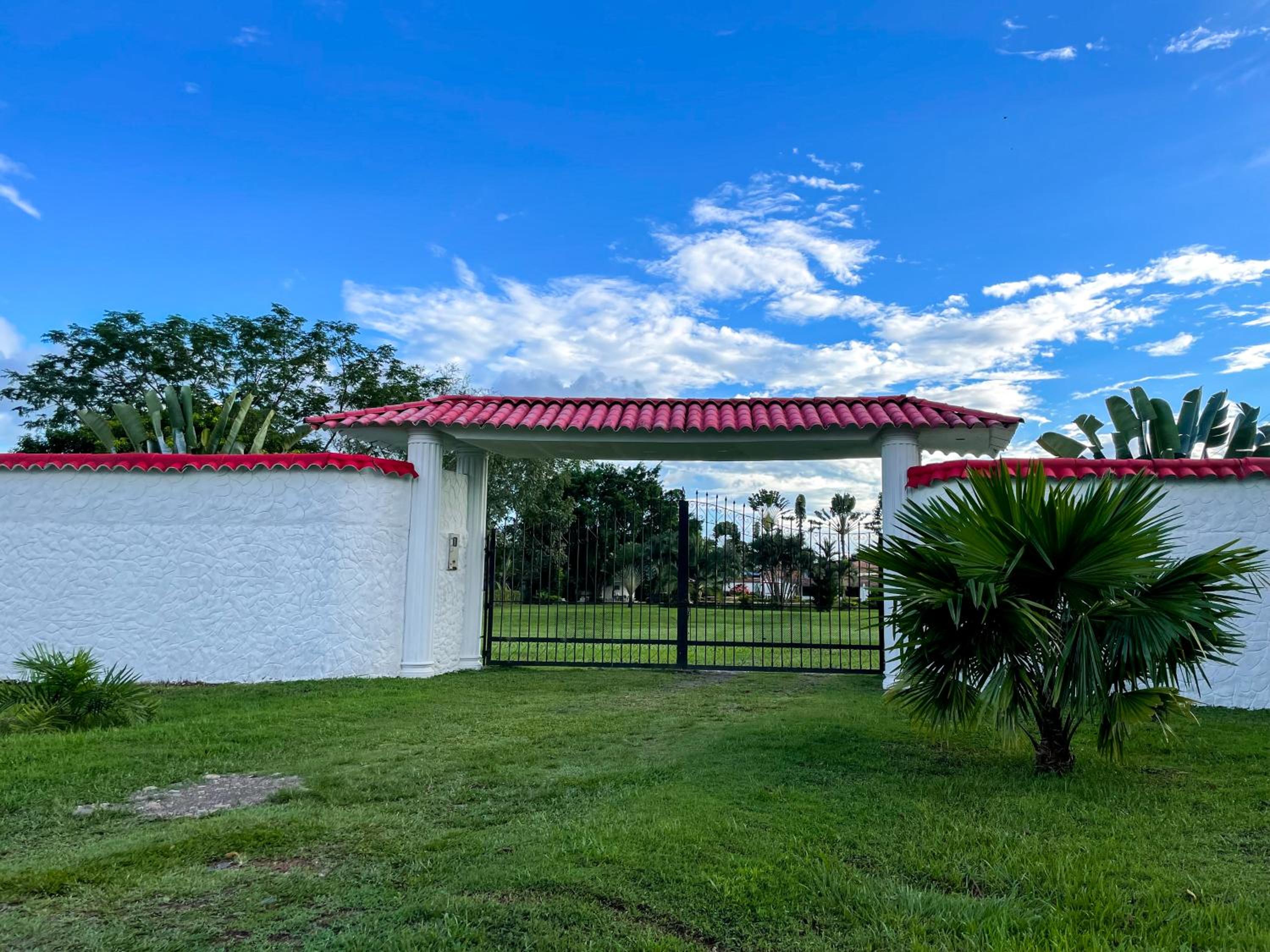 Finca Turística Villa Natasha - Casa Campestre y Cabañas Villavicencio