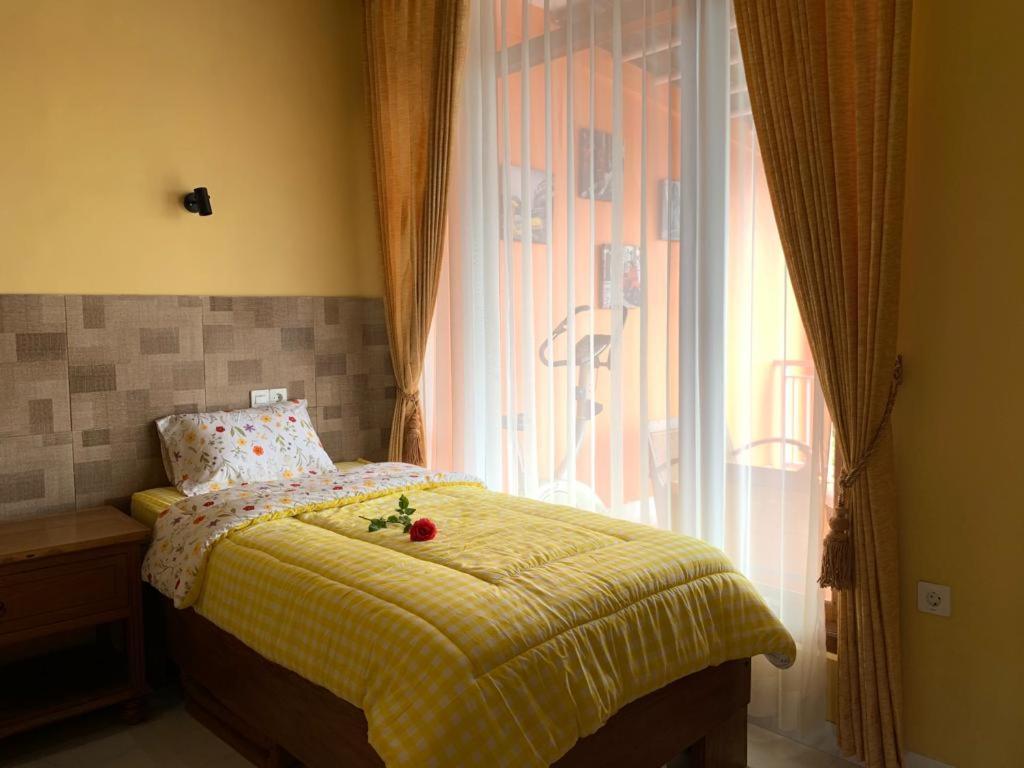 Villa Montebello Batu view 3