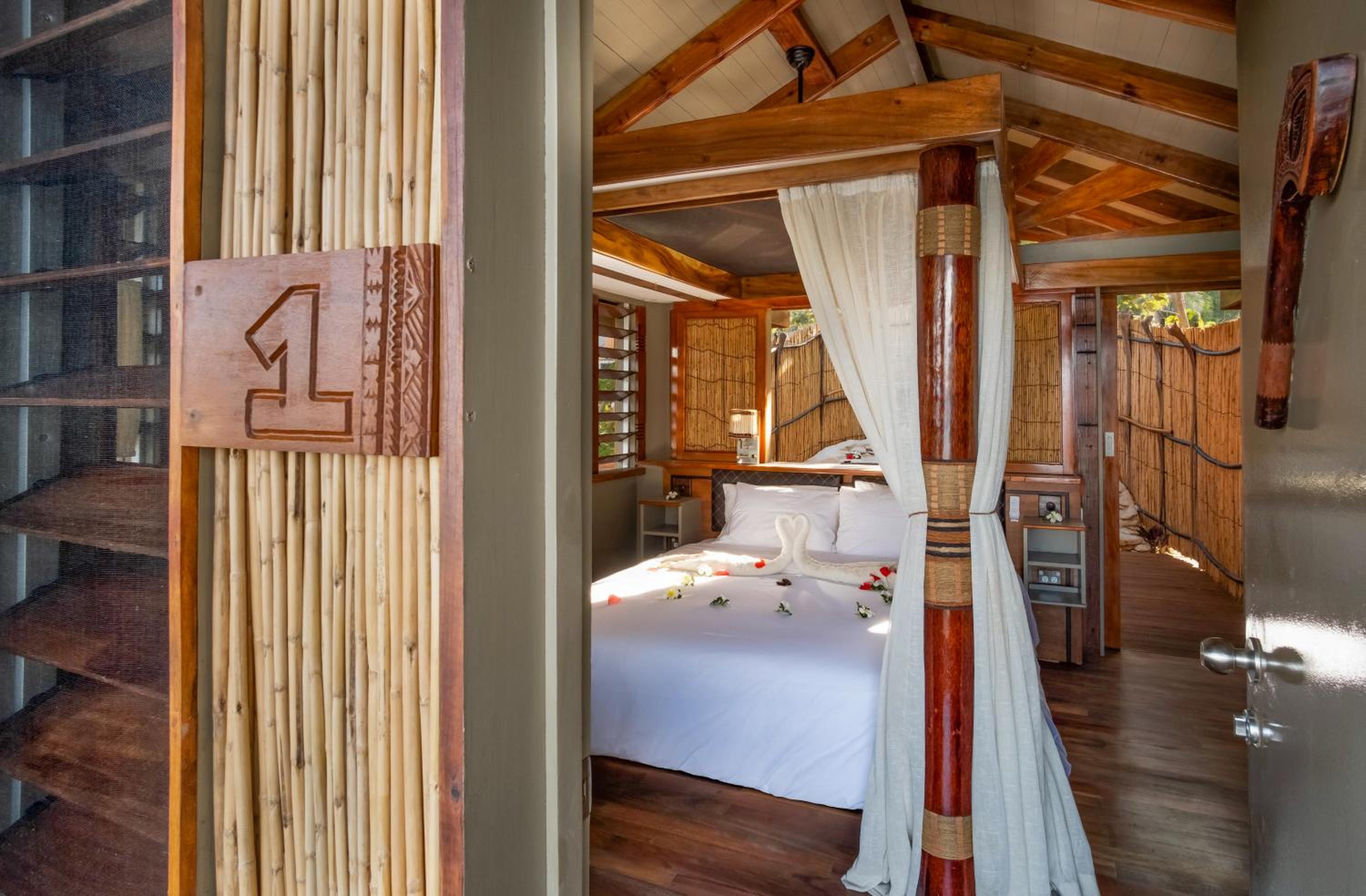 Barefoot Kuata Island Resort