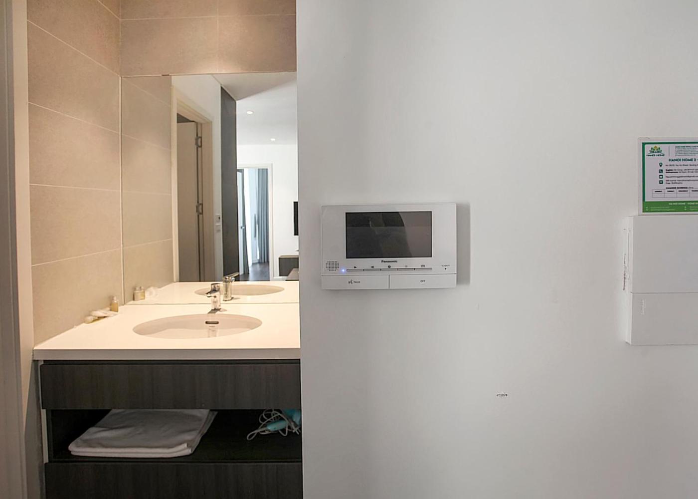 Hanoi Home 3 - Luxury Apartment in Tay Ho street