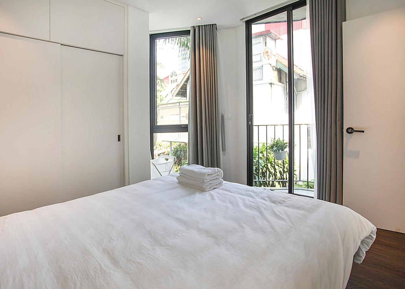 Hanoi Home 3 - Luxury Apartment in Tay Ho street