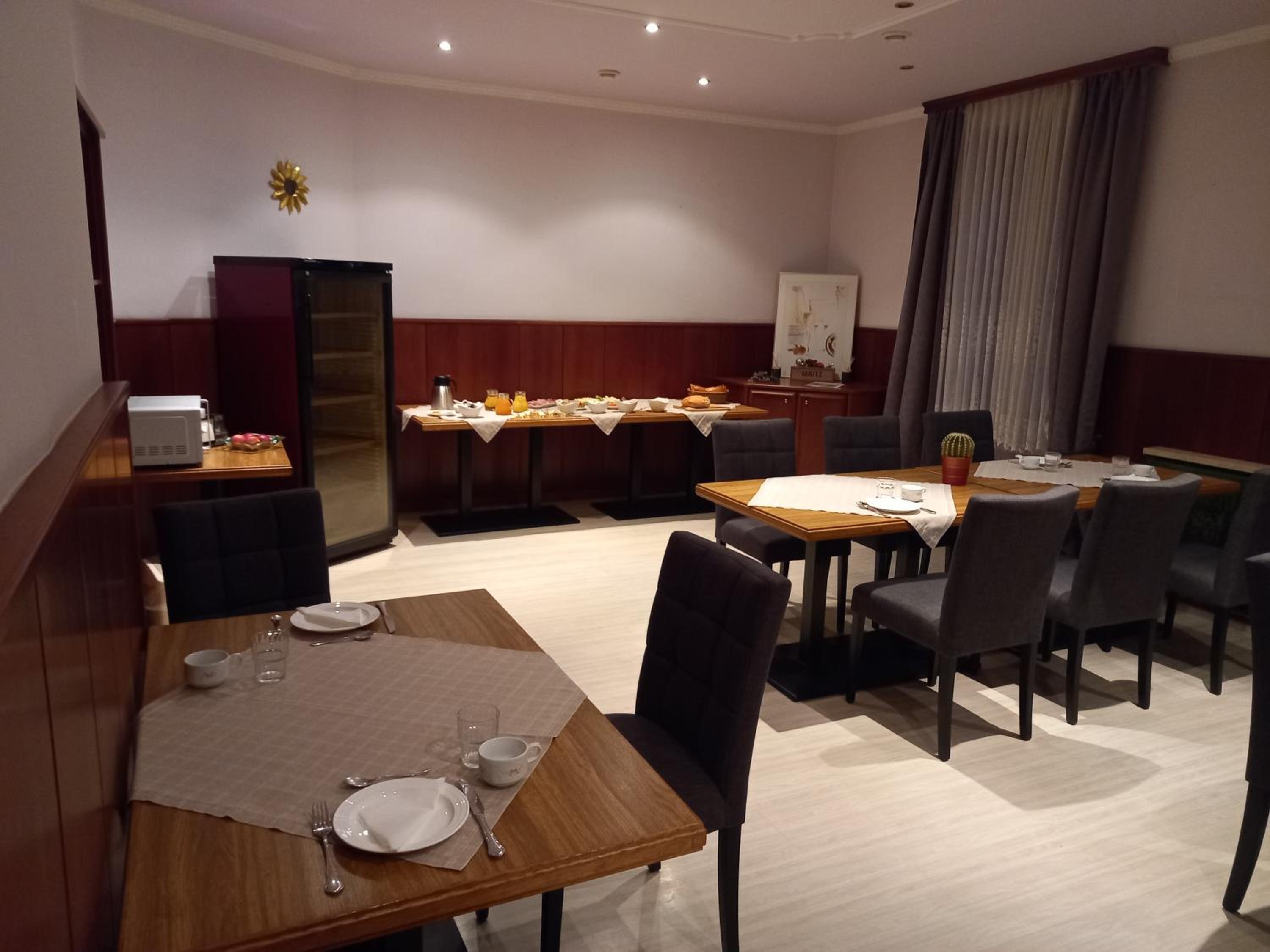 3 Raben - Leoben - Zimmer für Geschäftsreisende, Urlauber, Monteure und Handwerker, Polski Pensjonat Austria