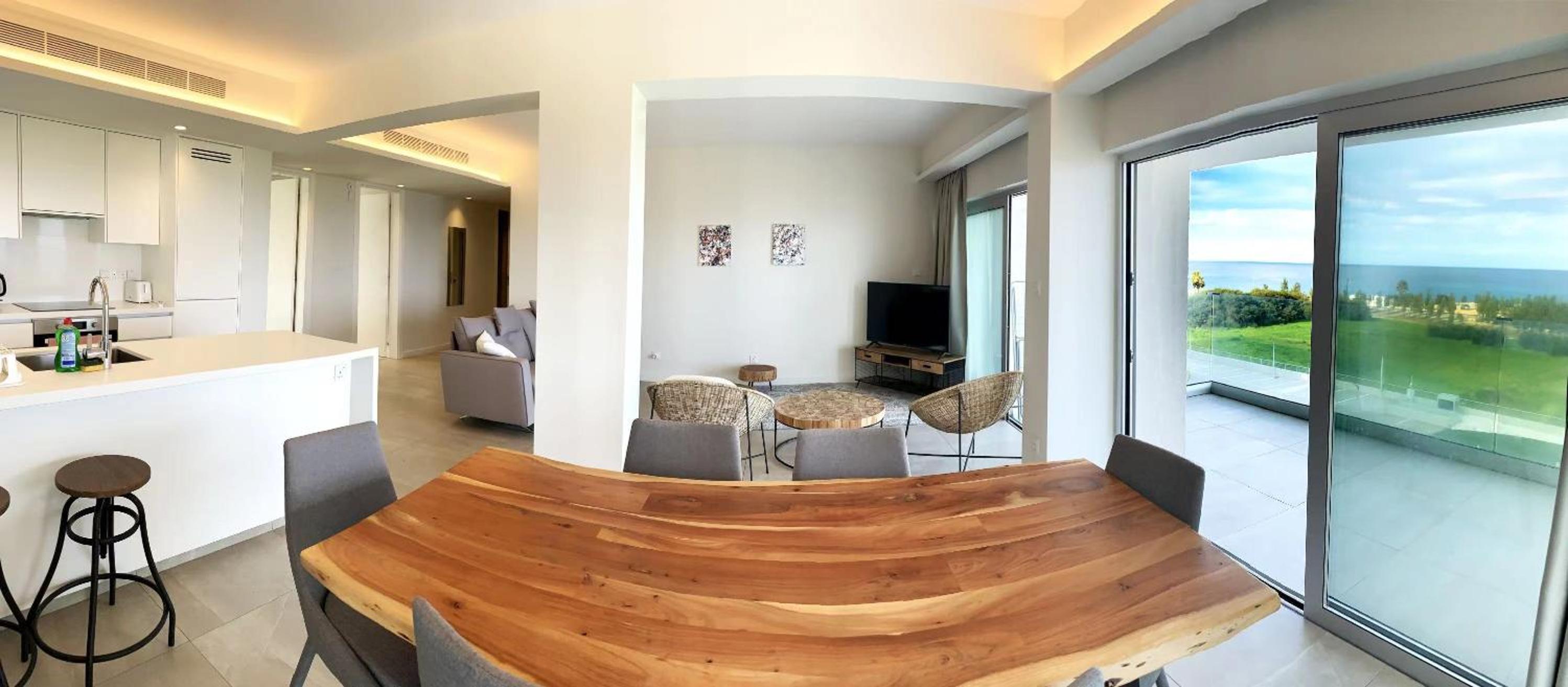 Emerald Suites