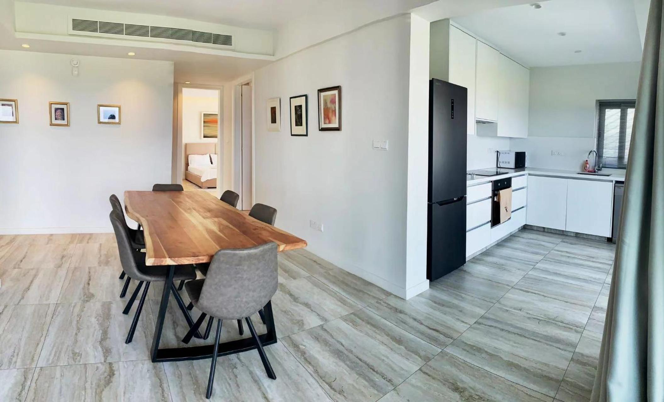 Emerald Suites
