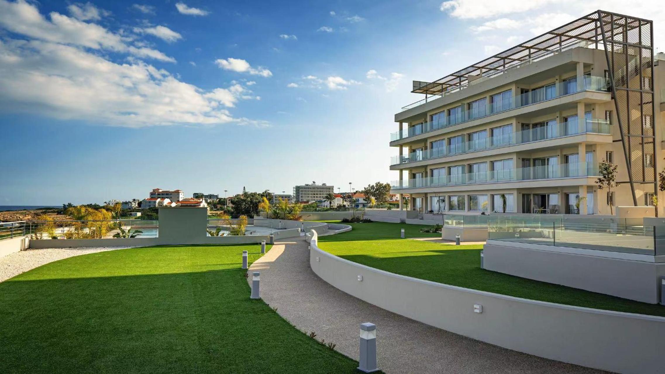Emerald Suites