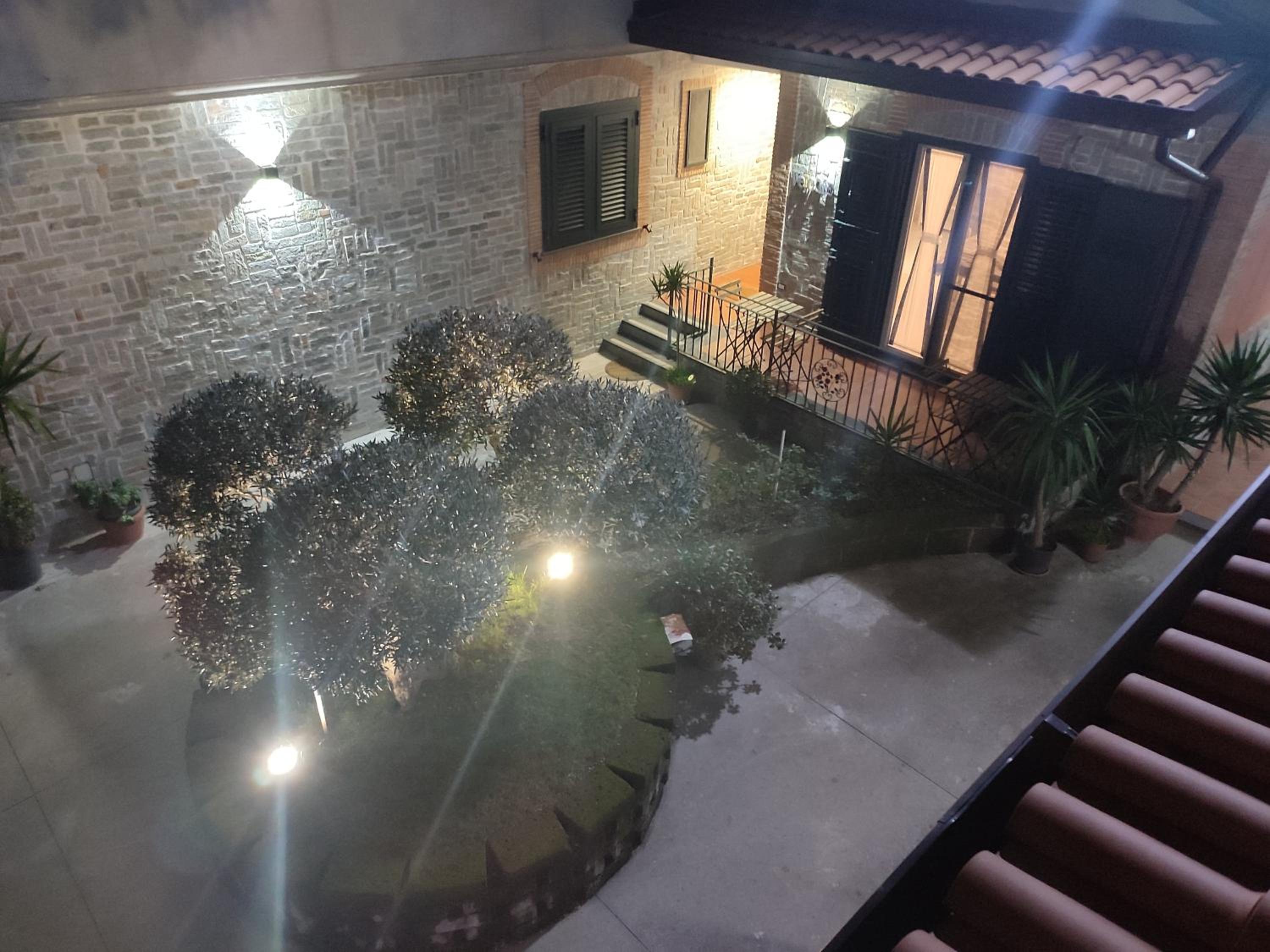 Midway House Italy photo 3