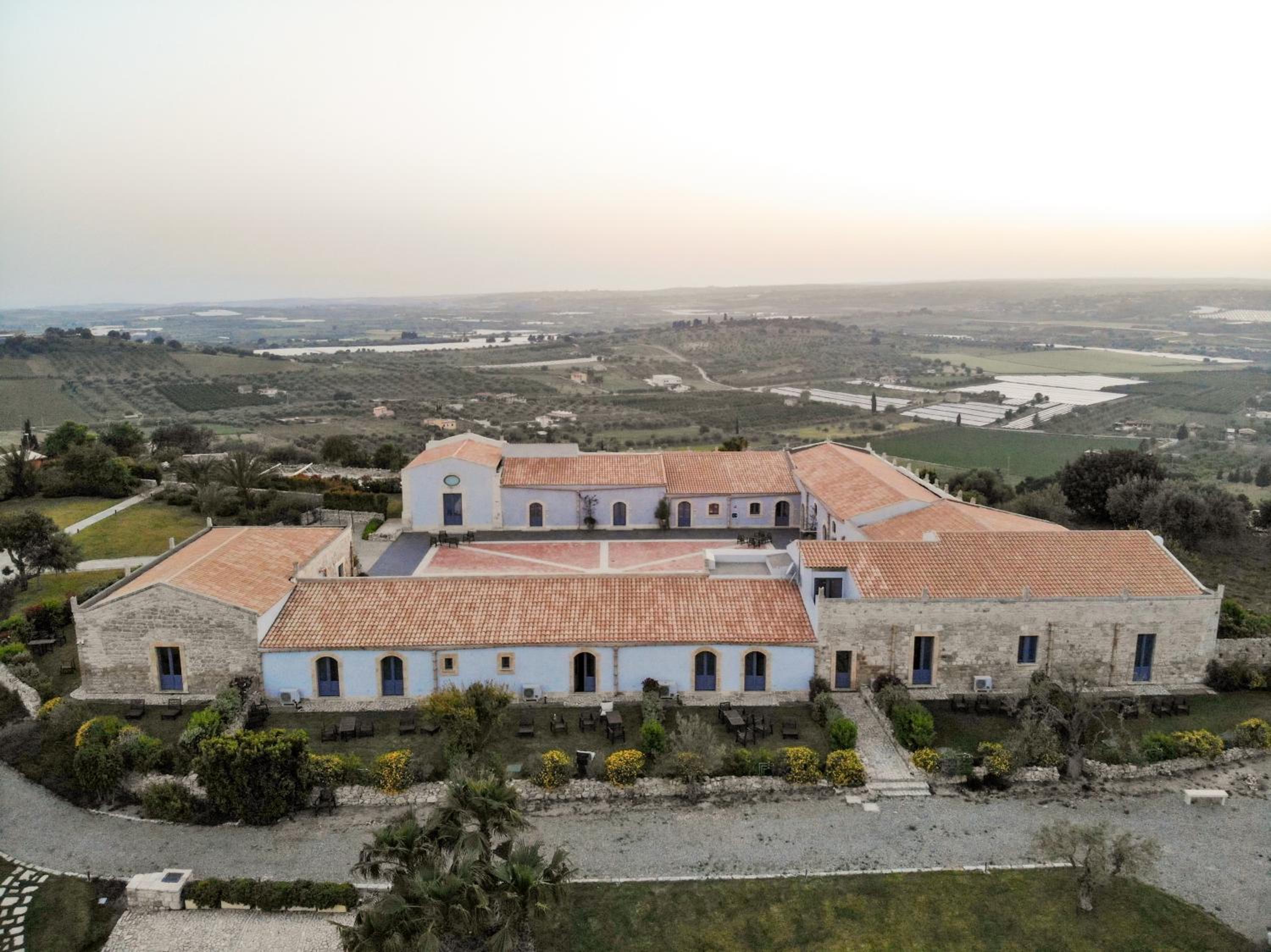 Hotel Masseria del Carrubo - Image 1