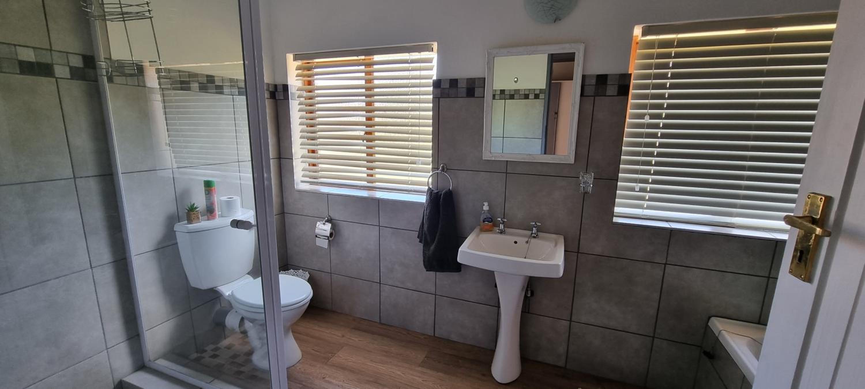 DullVino Cottage no 15 at Critchley view 5