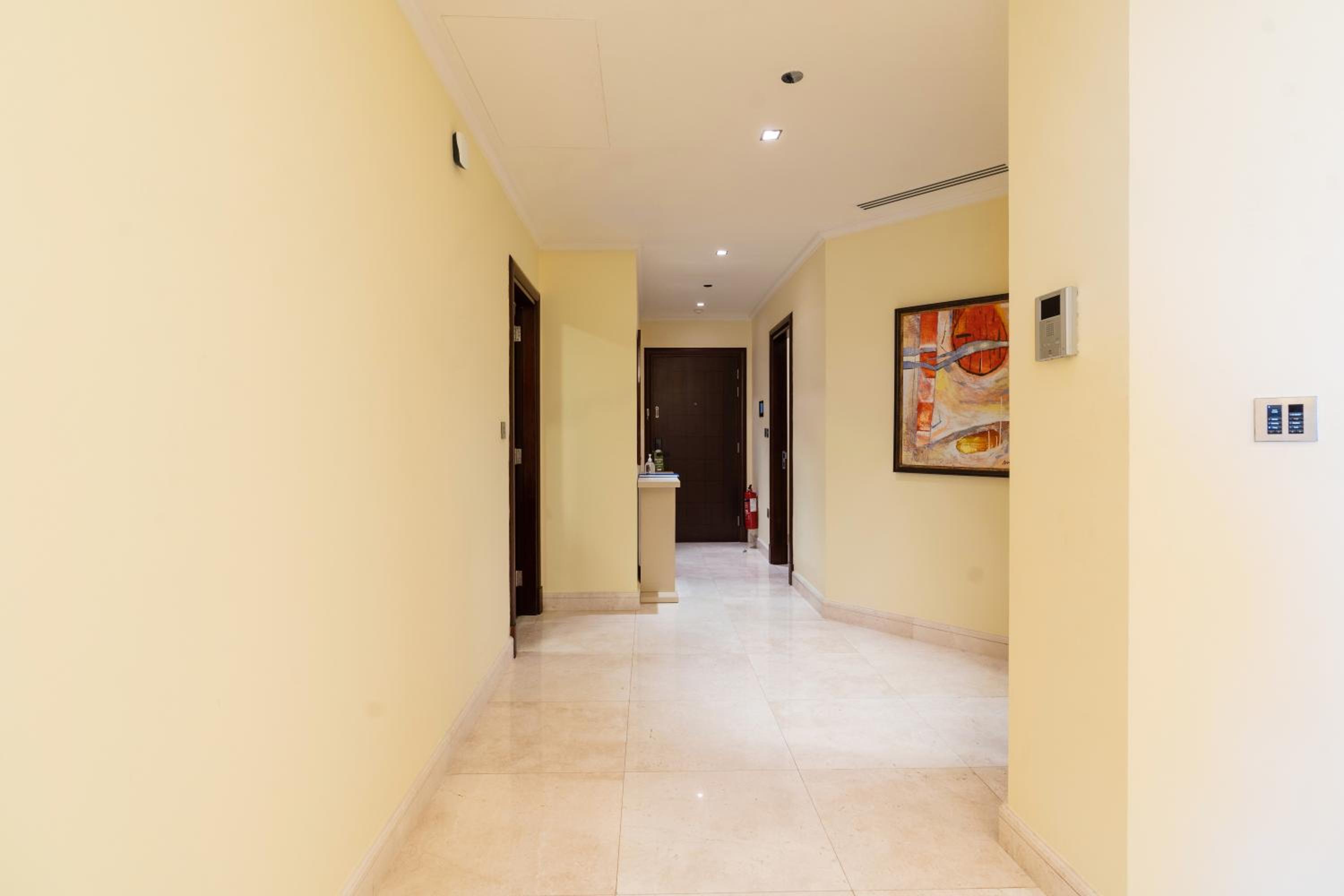Royal Club By RVHR, Grandeur Residence Crescent Palm Jumeirah
