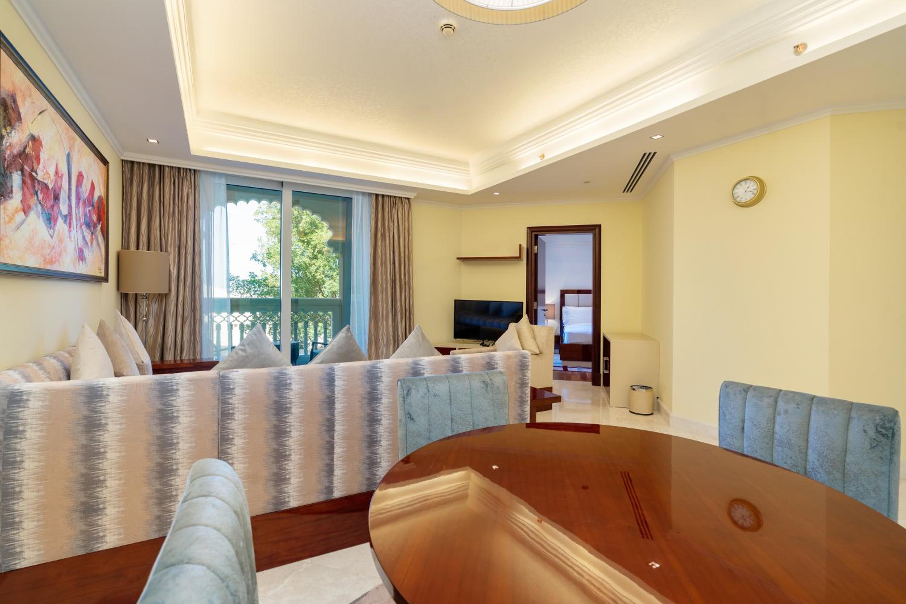 Royal Club By RVHR, Grandeur Residence Crescent Palm Jumeirah