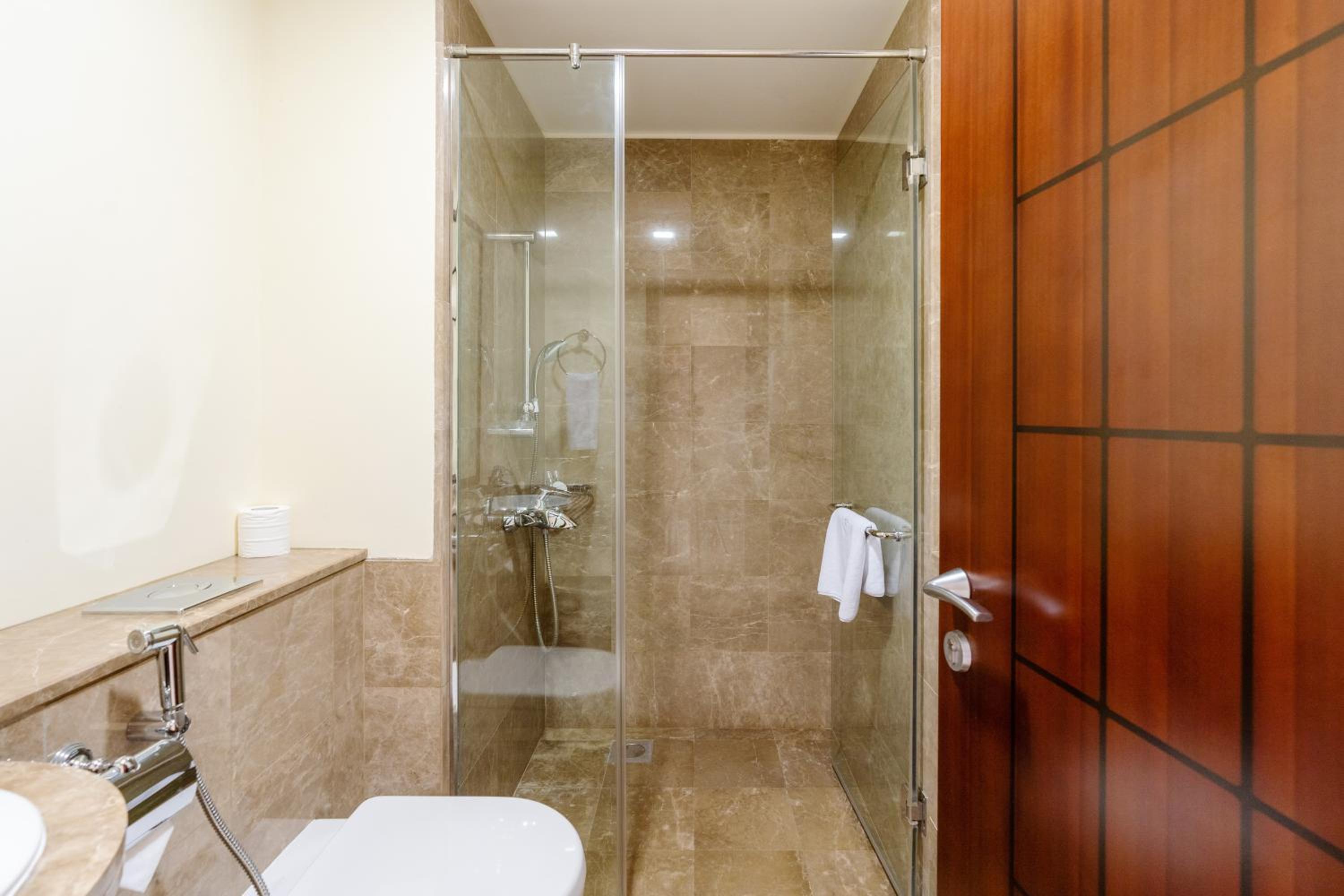 Royal Club By RVHR, Grandeur Residence Crescent Palm Jumeirah